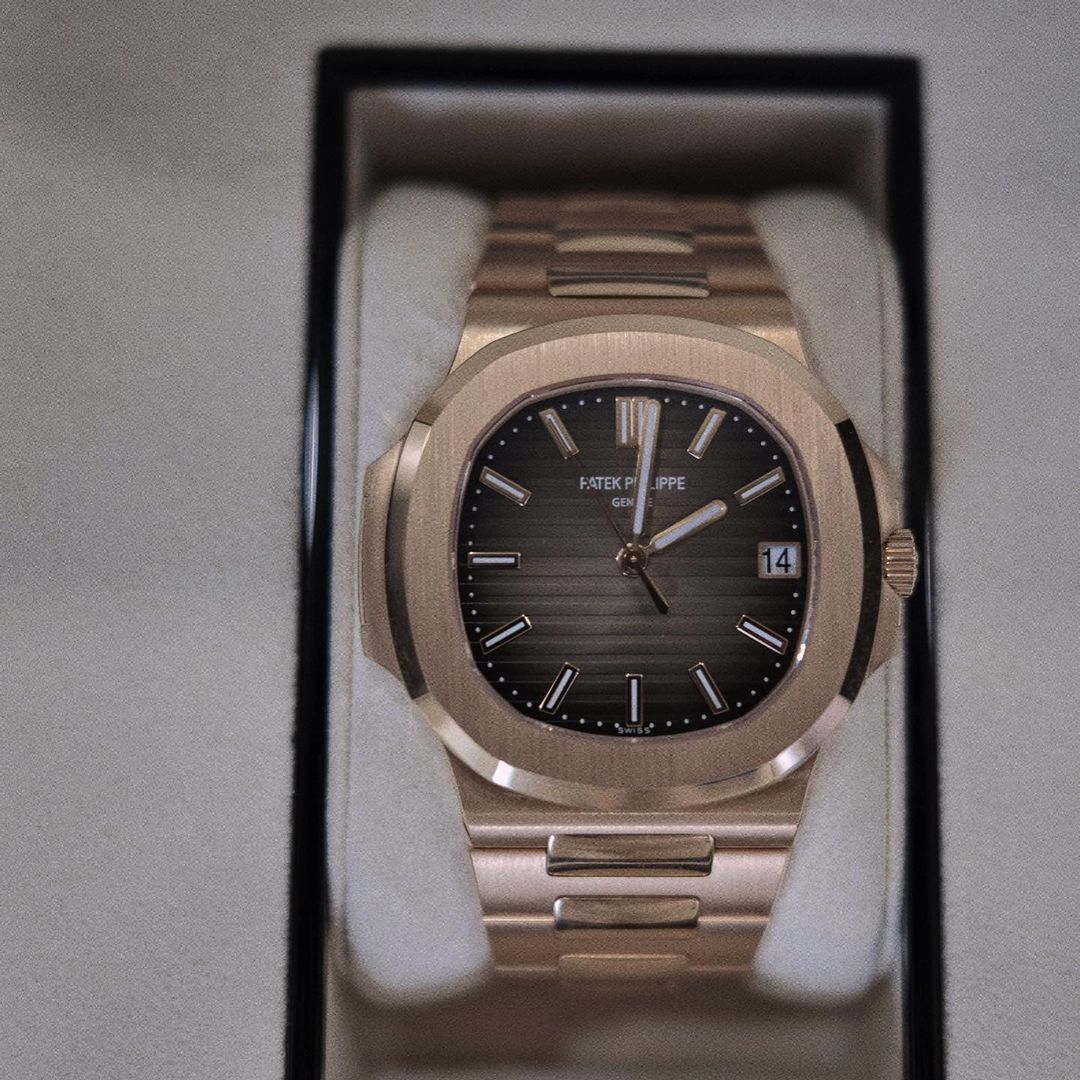 Sơn Tùng check in bên G63 còn đòi đưa ai đó về nhà- Ảnh 1