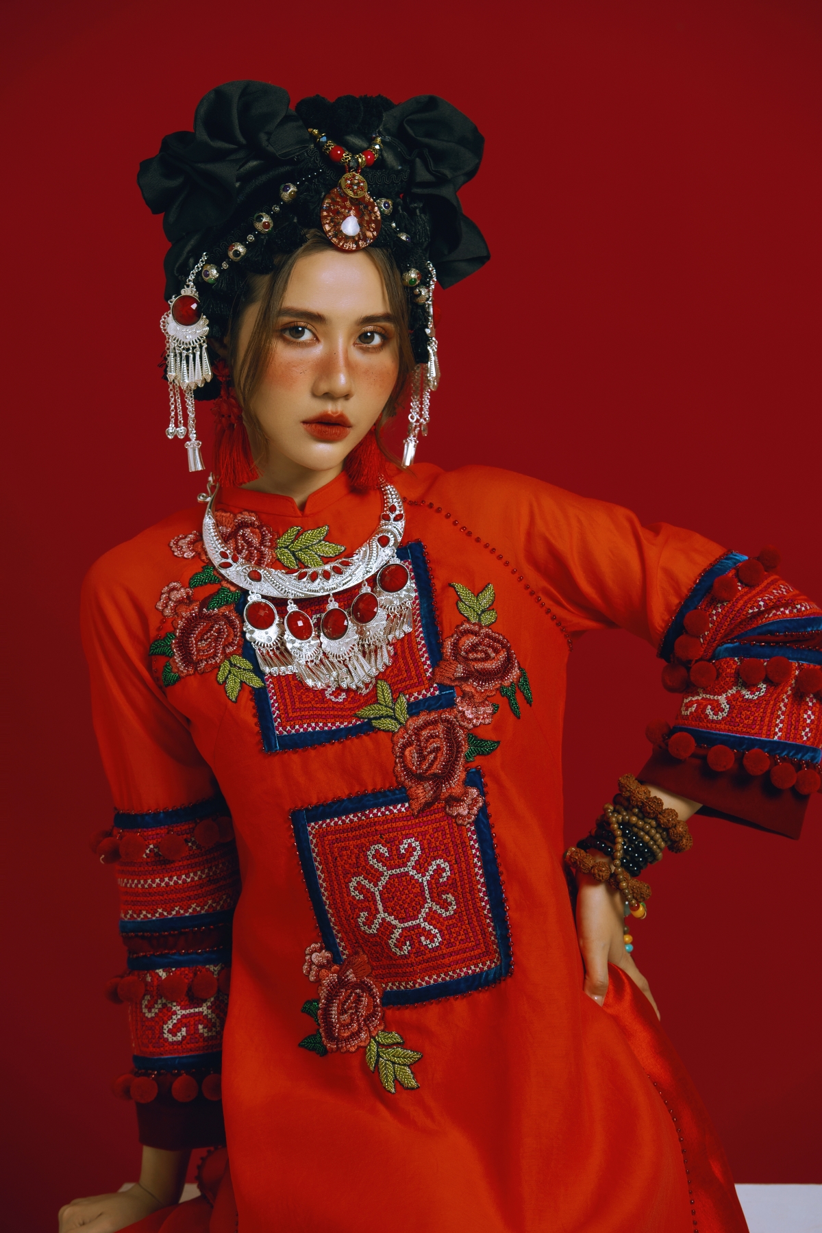 Huyền Lizzie hoá mỹ nữ dân tộc khiến khán giả mê đắm - Ảnh 1