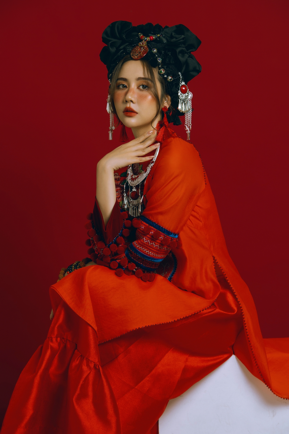 Huyền Lizzie hoá mỹ nữ dân tộc khiến khán giả mê đắm - Ảnh 3