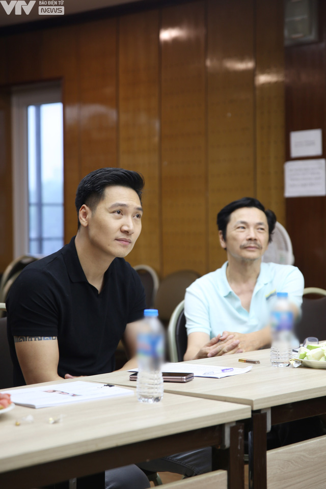 Mạnh Trường - Hồng Diễm cùng hội ngộ tại VFC sau tin đồn nên duyên trong phim mới - Ảnh 2