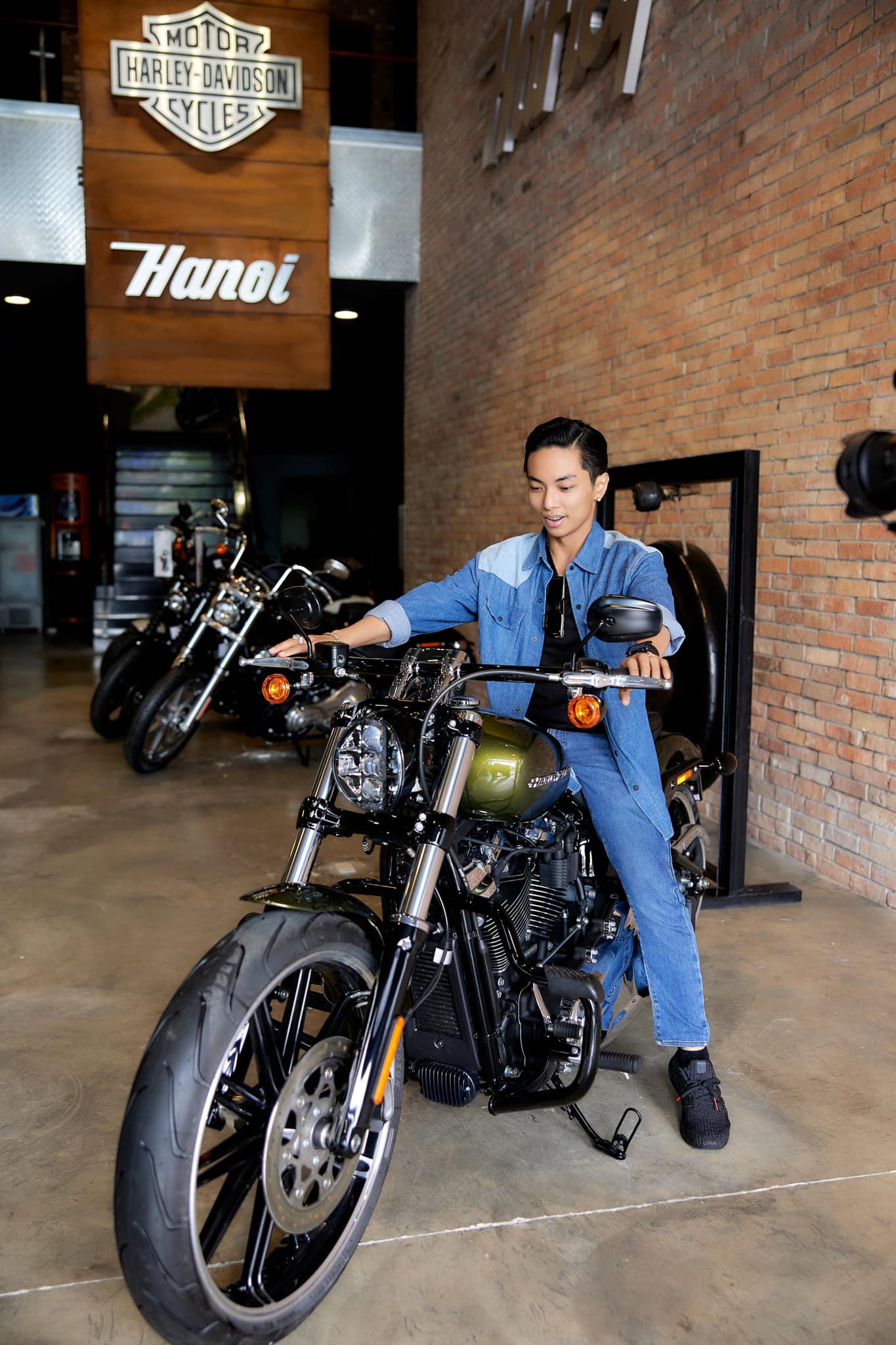 Ngọt ngào như Khánh Thi - Phan Hiển: Chồng giành HCV vợ tặng ngay xe motor tiền tỷ - Ảnh 4