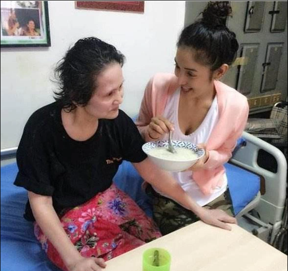 Cuộc đời bi kịch của mỹ nhân nổi tiếng Thái Lan: Anh trai là bố ruột, mẹ chính là bà nội - Ảnh 1