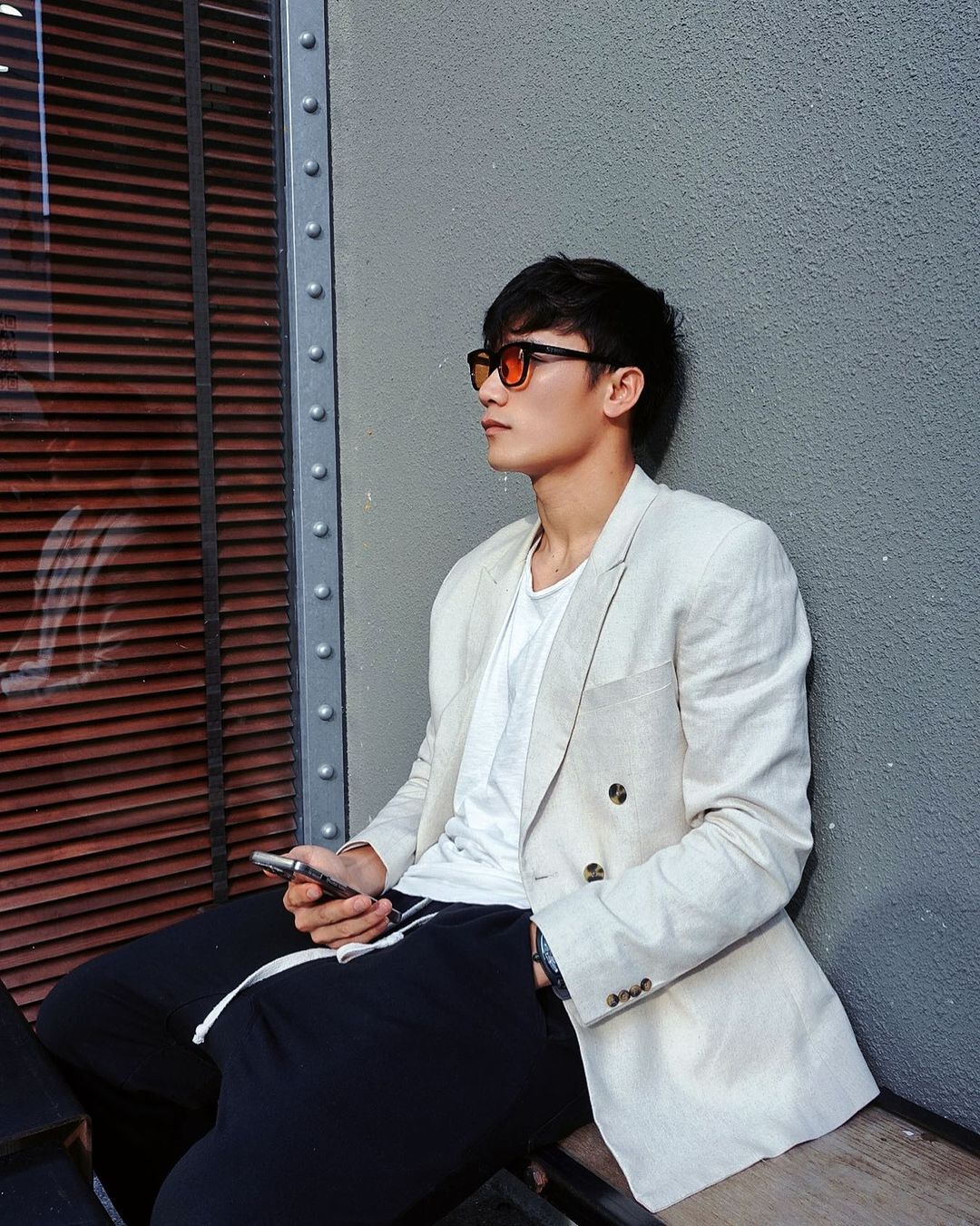 Thủ môn Bùi Tiến Dũng va chạm giao thông, netizen xót siêu xe 30 tỷ đồng- Ảnh 3