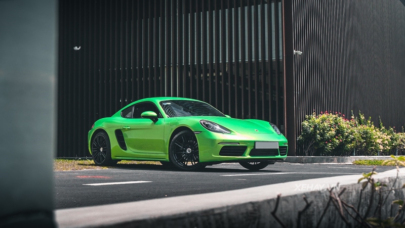 Thủ môn Bùi Tiến Dũng va chạm giao thông, netizen xót siêu xe 30 tỷ đồng- Ảnh 1