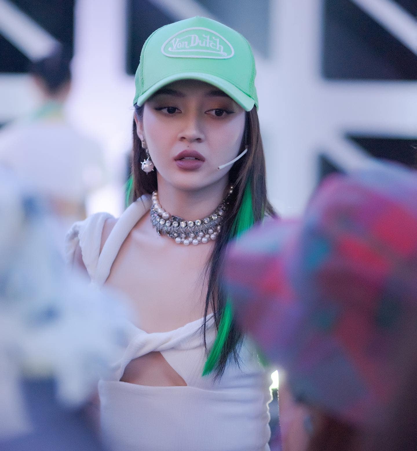 Bảo Anh vô tư ngồi vào lòng, Trọng Hiếu đáp lại bằng “bàn tay hư hỏng” - Ảnh 4