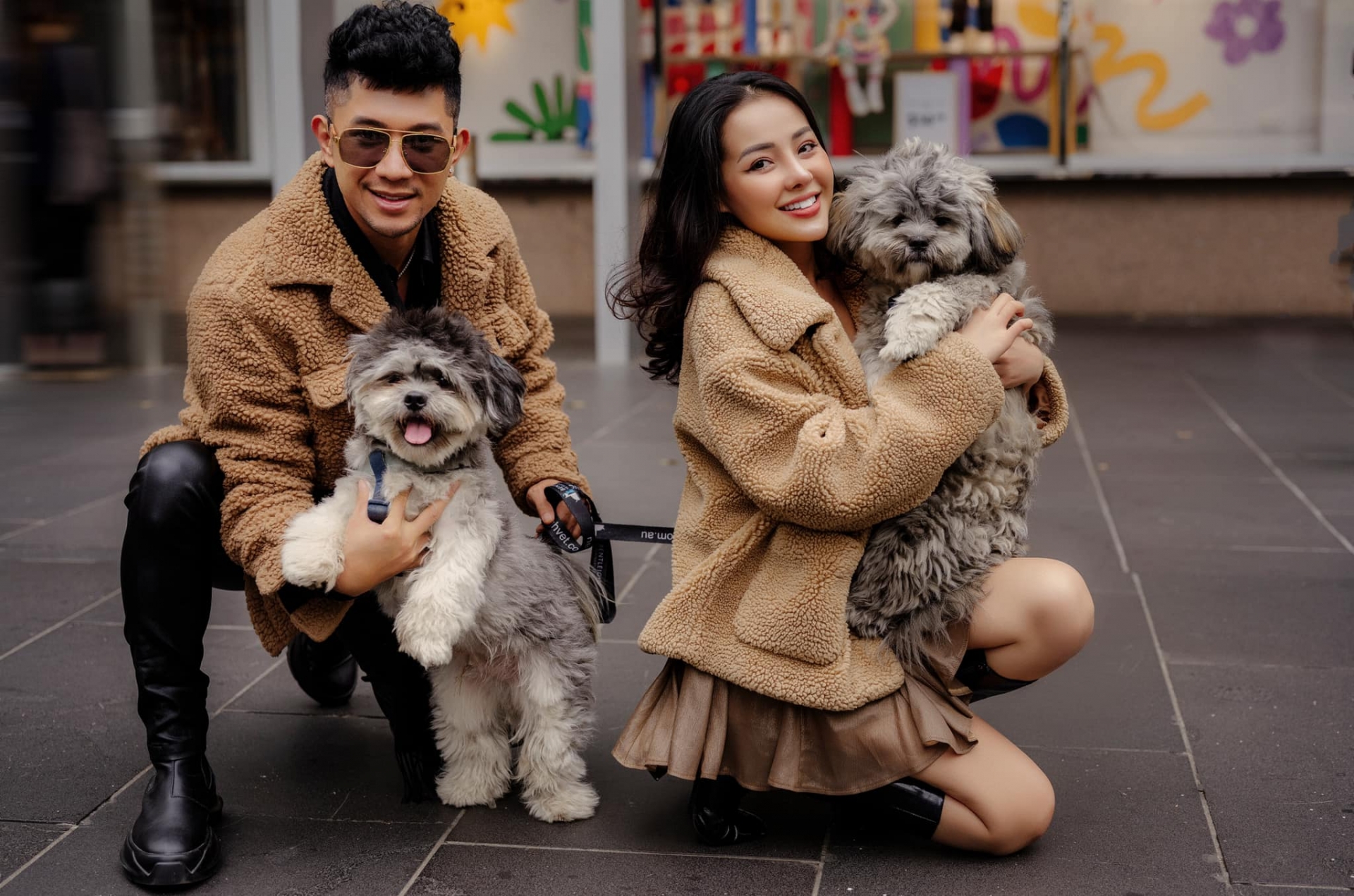 Ngân 98 diện bikini bé xíu leo lên đầu lên cổ Lương Bằng Quang ngồi- Ảnh 1