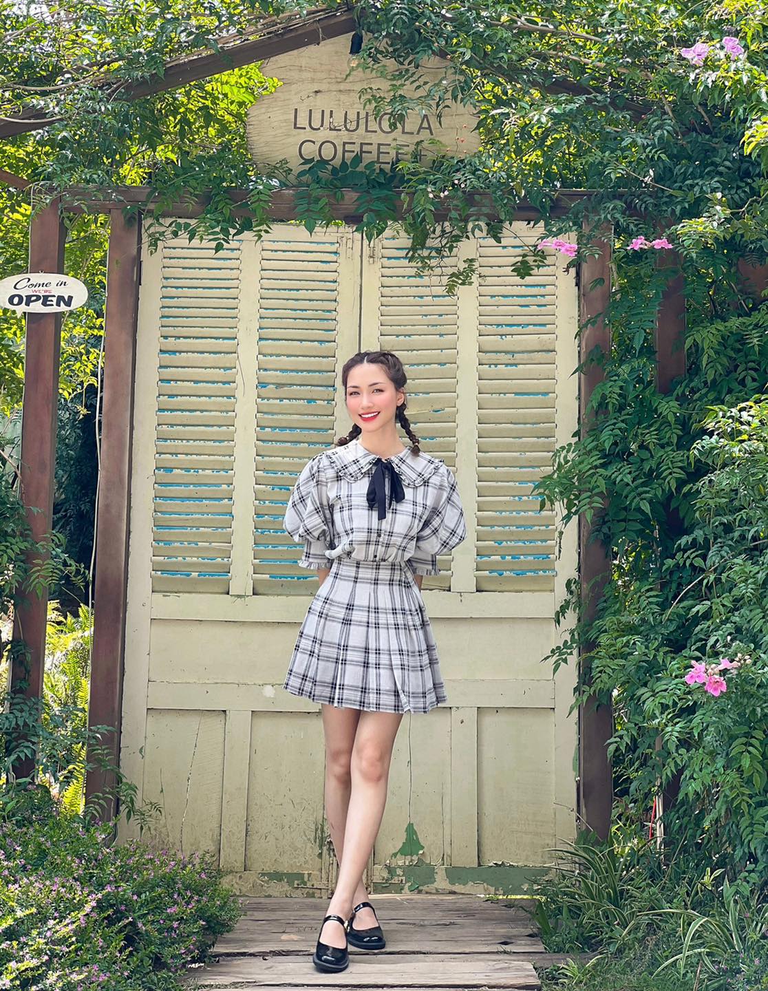 Hòa Minzy tất bật chạy show, thiếu ngủ tới nỗi mắt sưng húp - Ảnh 3