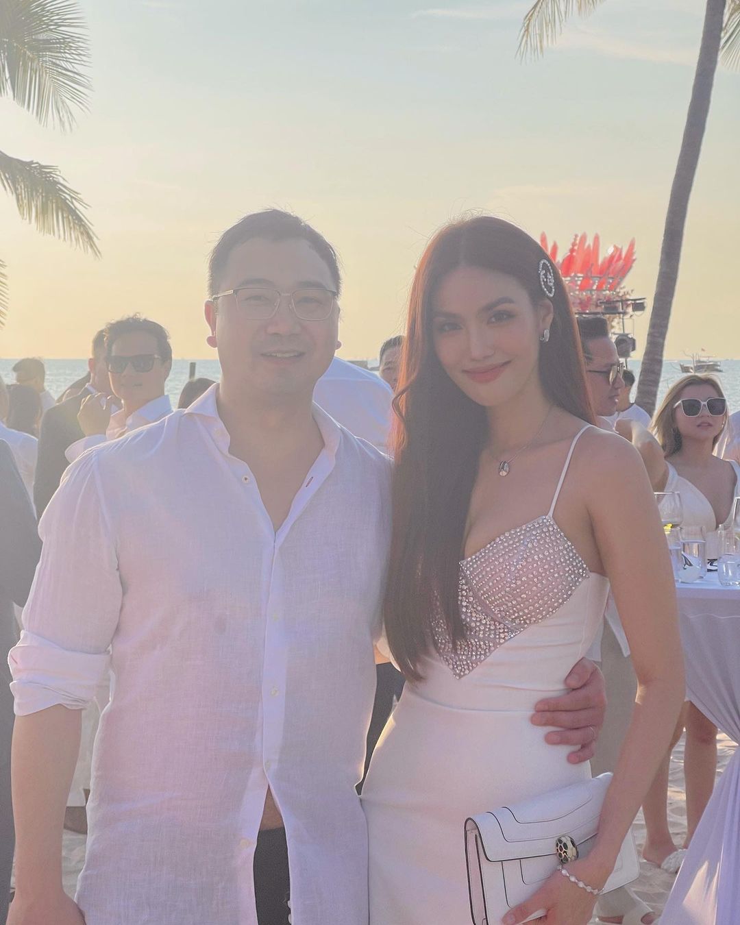 Lan Khuê lầy lội bên chồng, anh xã đeo phụ kiện làm biểu cảm khiến netizen hết hồn - Ảnh 6