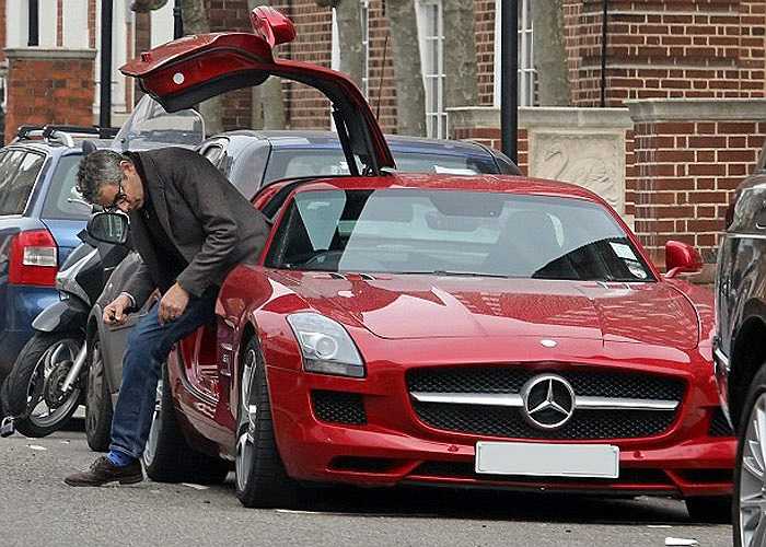 Cuộc sống vương giả của Mr. Bean tuổi 72: Tài sản 3500 tỷ, hạnh phúc bên tình trẻ - Ảnh 9