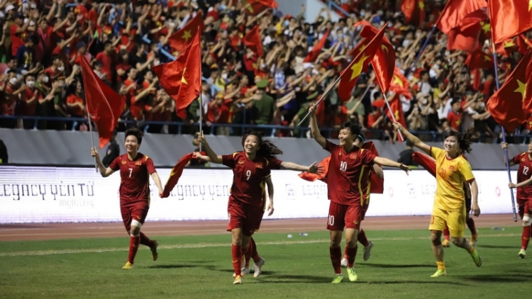 HLV Mai Đức Chung lọt top tìm kiếm MXH sau phát ngôn giành chiến thắng tại SEA Games 31 - Ảnh 4