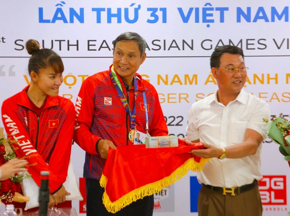 HLV Mai Đức Chung lọt top tìm kiếm MXH sau phát ngôn giành chiến thắng tại SEA Games 31 - Ảnh 1