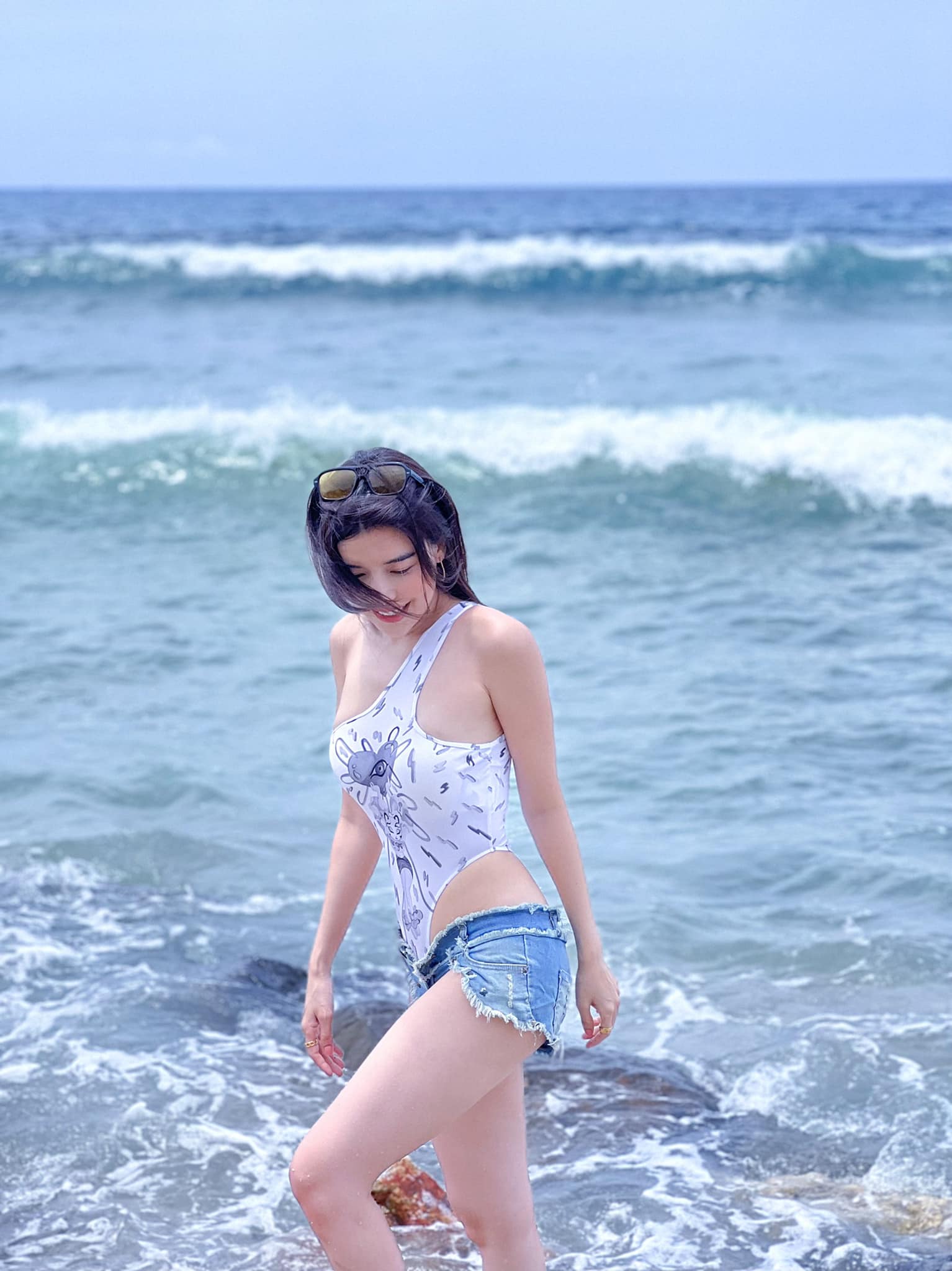 Cao Thái Hà hoá “gái hư