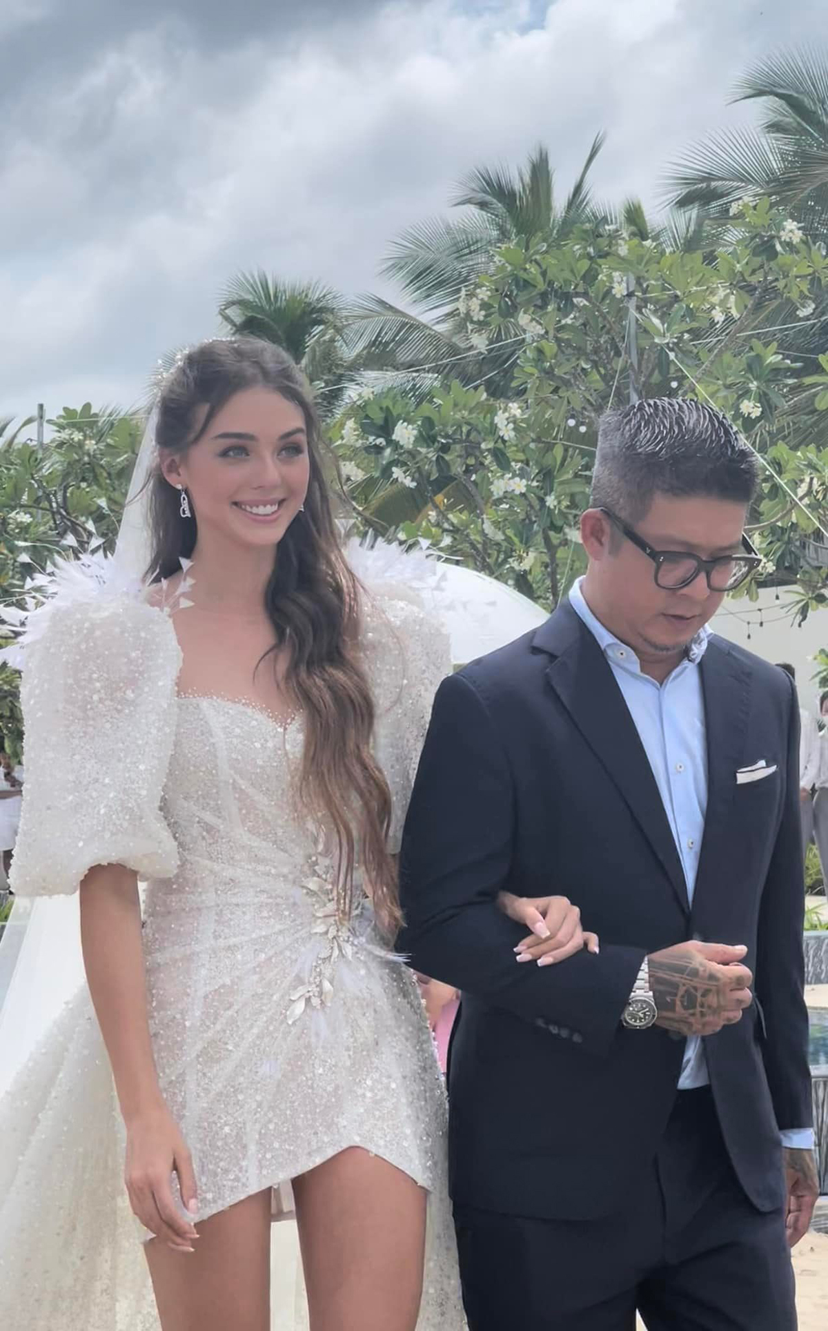 Lý do bố mẹ vợ Bùi Tiến Dũng không đến dự đám cưới của hai con - Ảnh 1