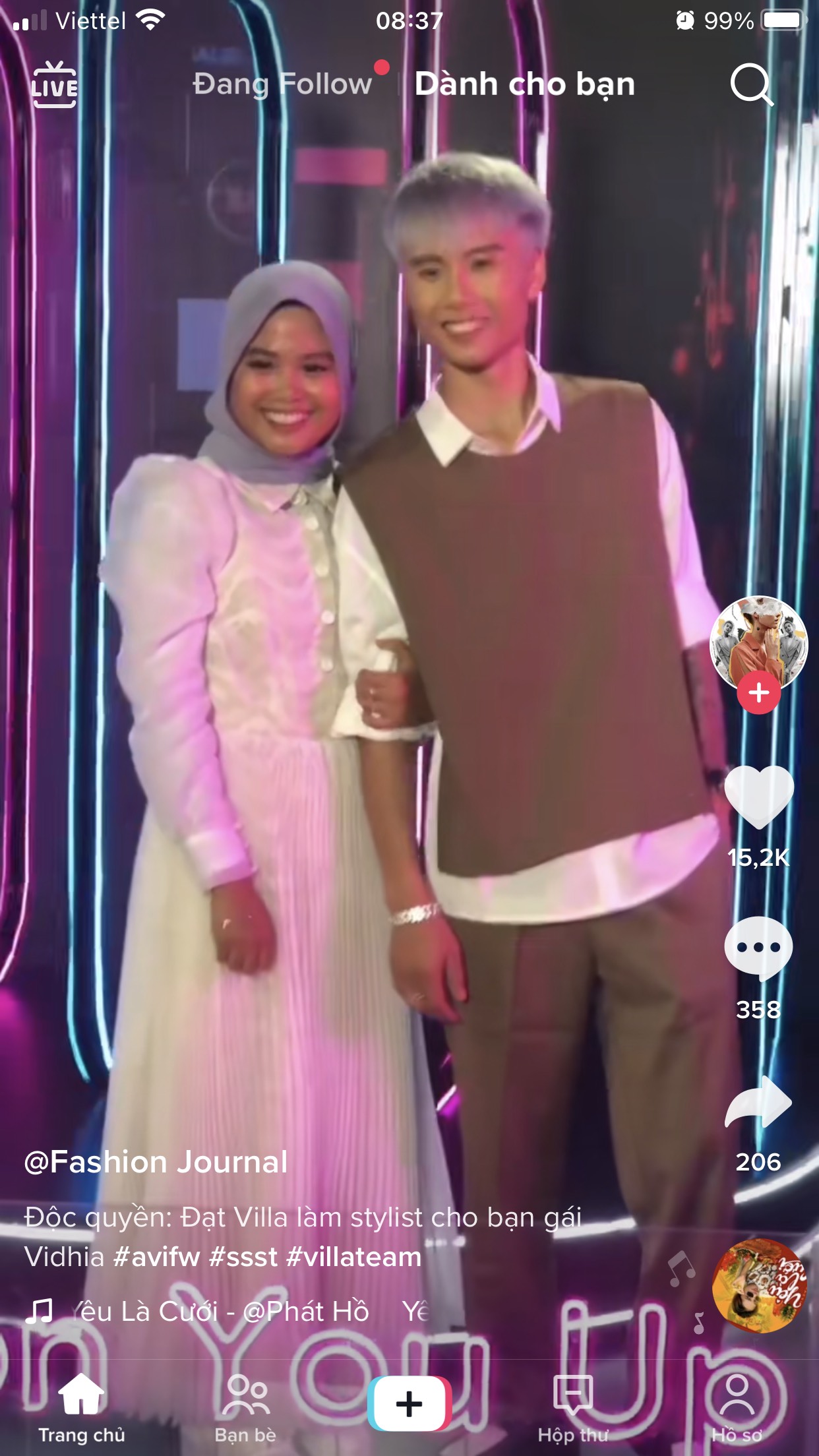 Cặp đôi Tiktoker triệu view Đạt Villa - Vidhia “đổ bộ” Vietnam International Fashion Week - Ảnh 2