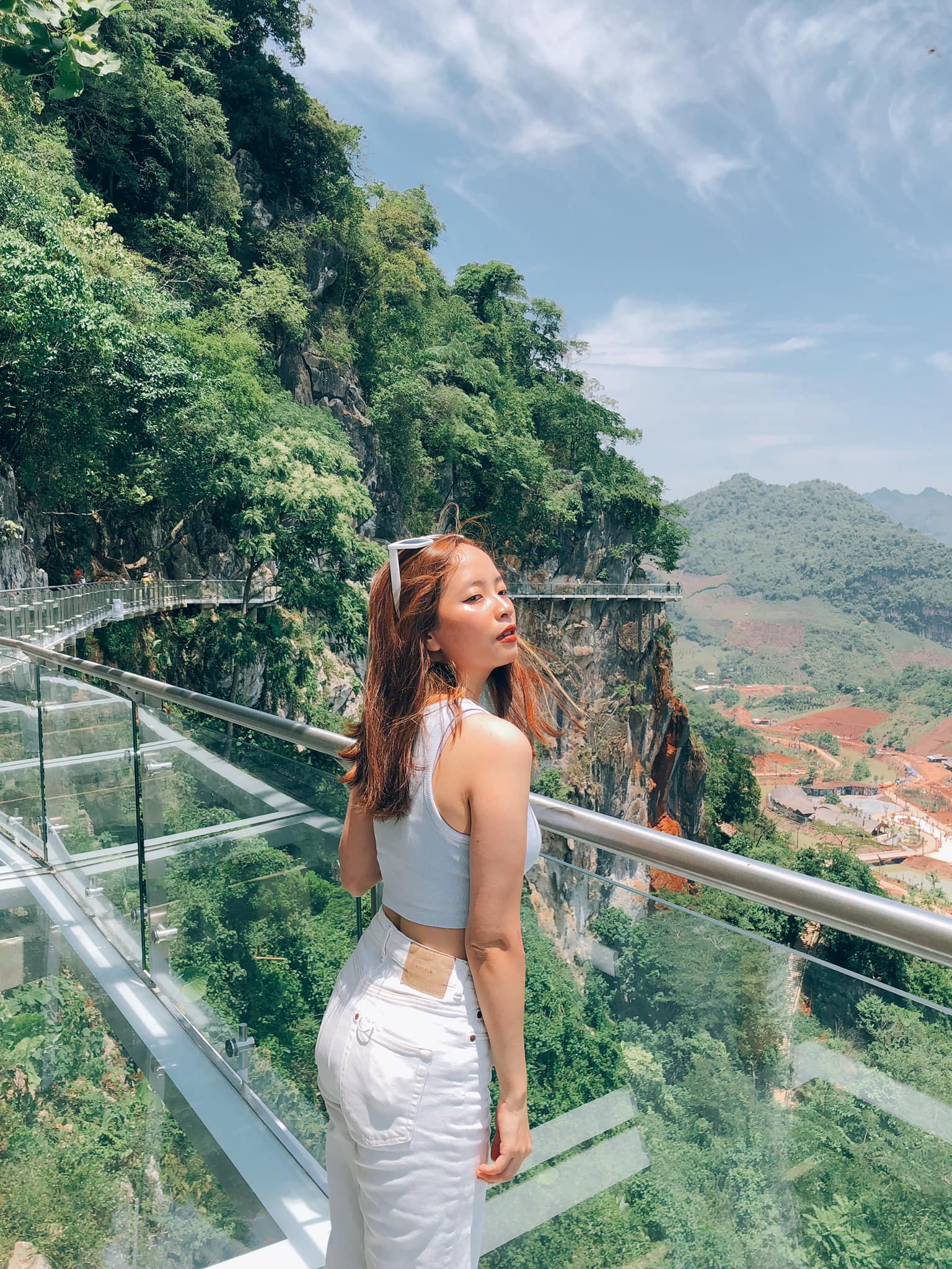 Việt Nam xác nhận kỷ lục Guiness cầu kính đi bộ dài nhất thế giới với 632m - Ảnh 2