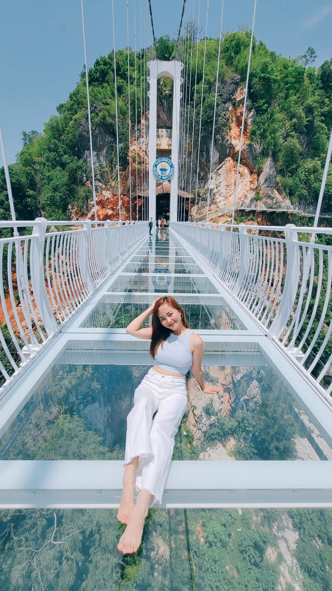 Việt Nam xác nhận kỷ lục Guiness cầu kính đi bộ dài nhất thế giới với 632m - Ảnh 2