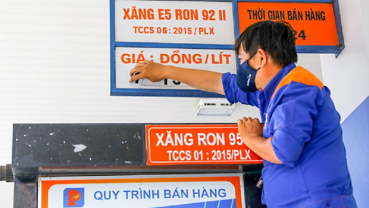 Giá xăng tiếp tục vượt mốc 31.000 đồng/lít vào đầu tháng 6 tới?