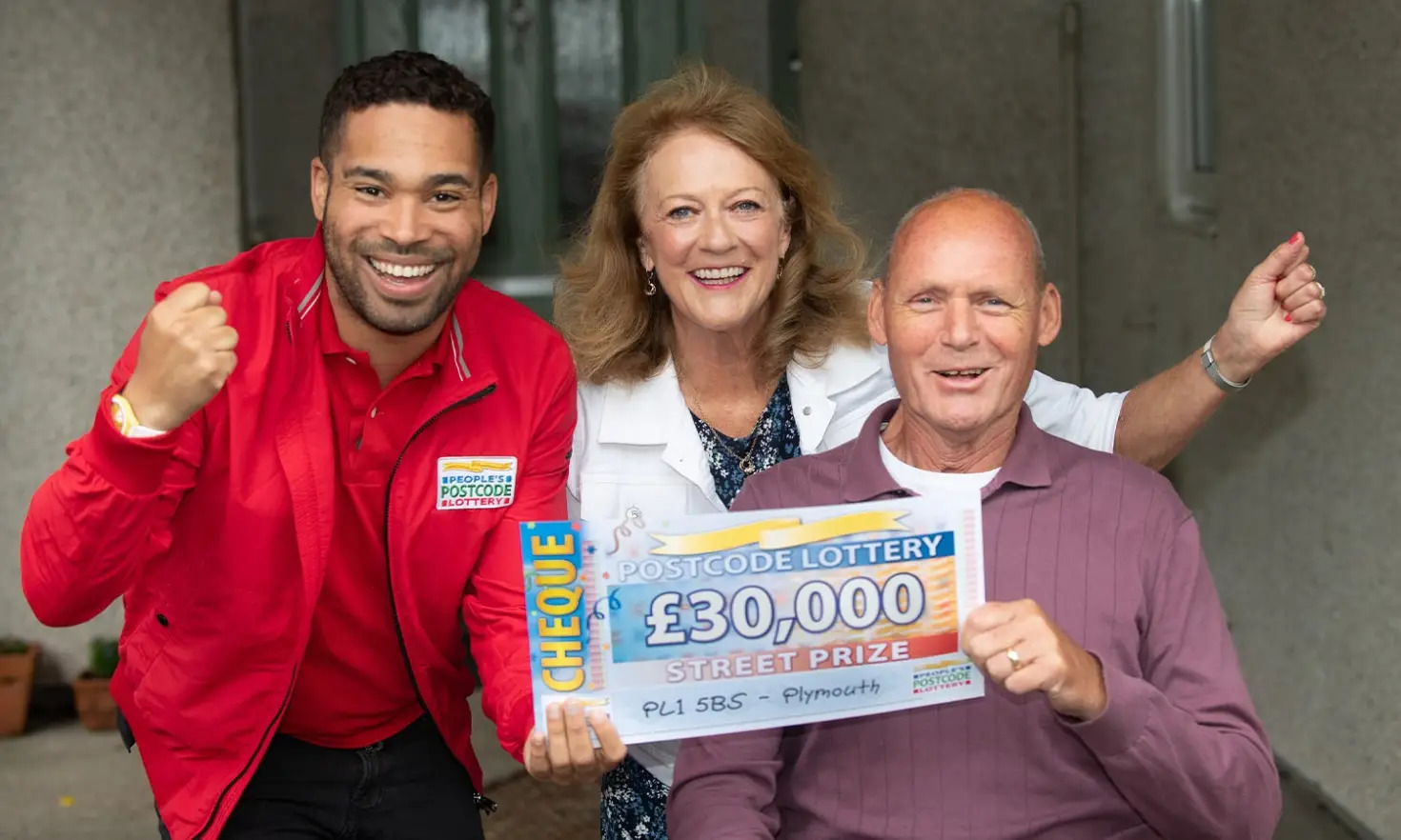 Cả thị trấn ăn mừng vì cùng trúng xổ số gần 5 tỷ đồng - Ảnh 3