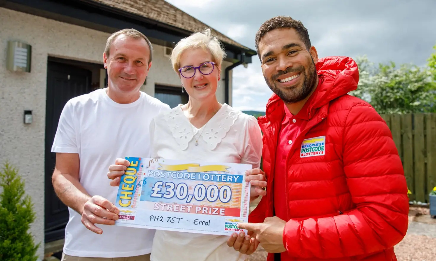 Cả thị trấn ăn mừng vì cùng trúng xổ số gần 5 tỷ đồng - Ảnh 5