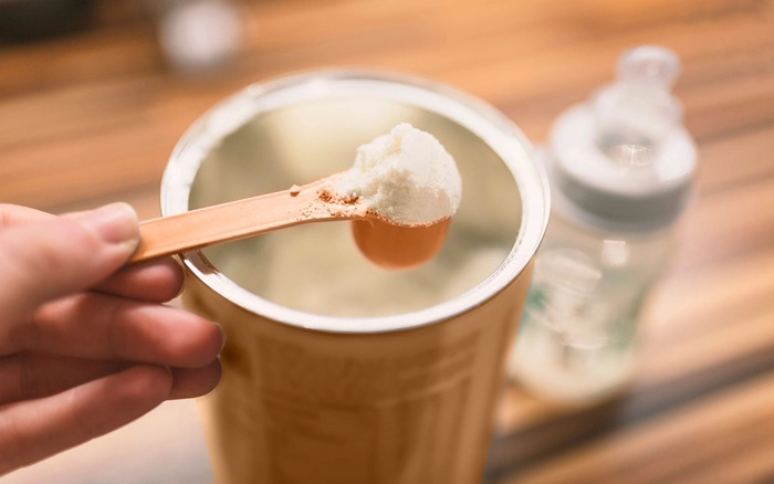 Chuyên gia cảnh báo pha sữa theo trend Tik Tok có thể làm hại con  - Ảnh 1