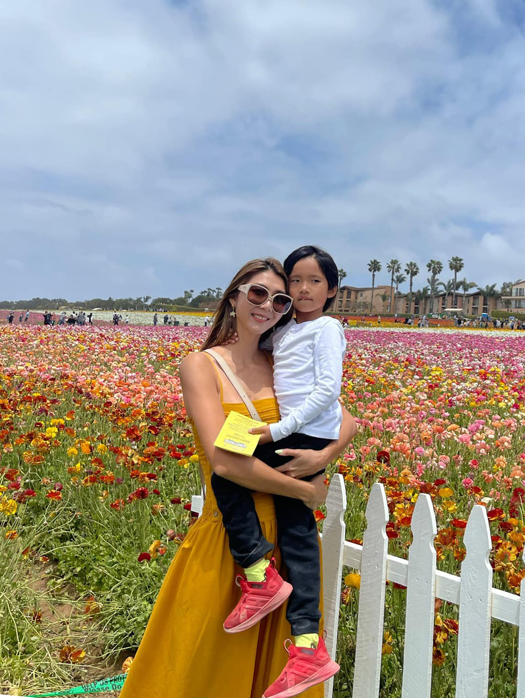 Nuôi con 1 mình ở Mỹ, Ngọc Quyên ngày chỉ ăn 1 ổ bánh mì dành tiền cho con đi học - Ảnh 1