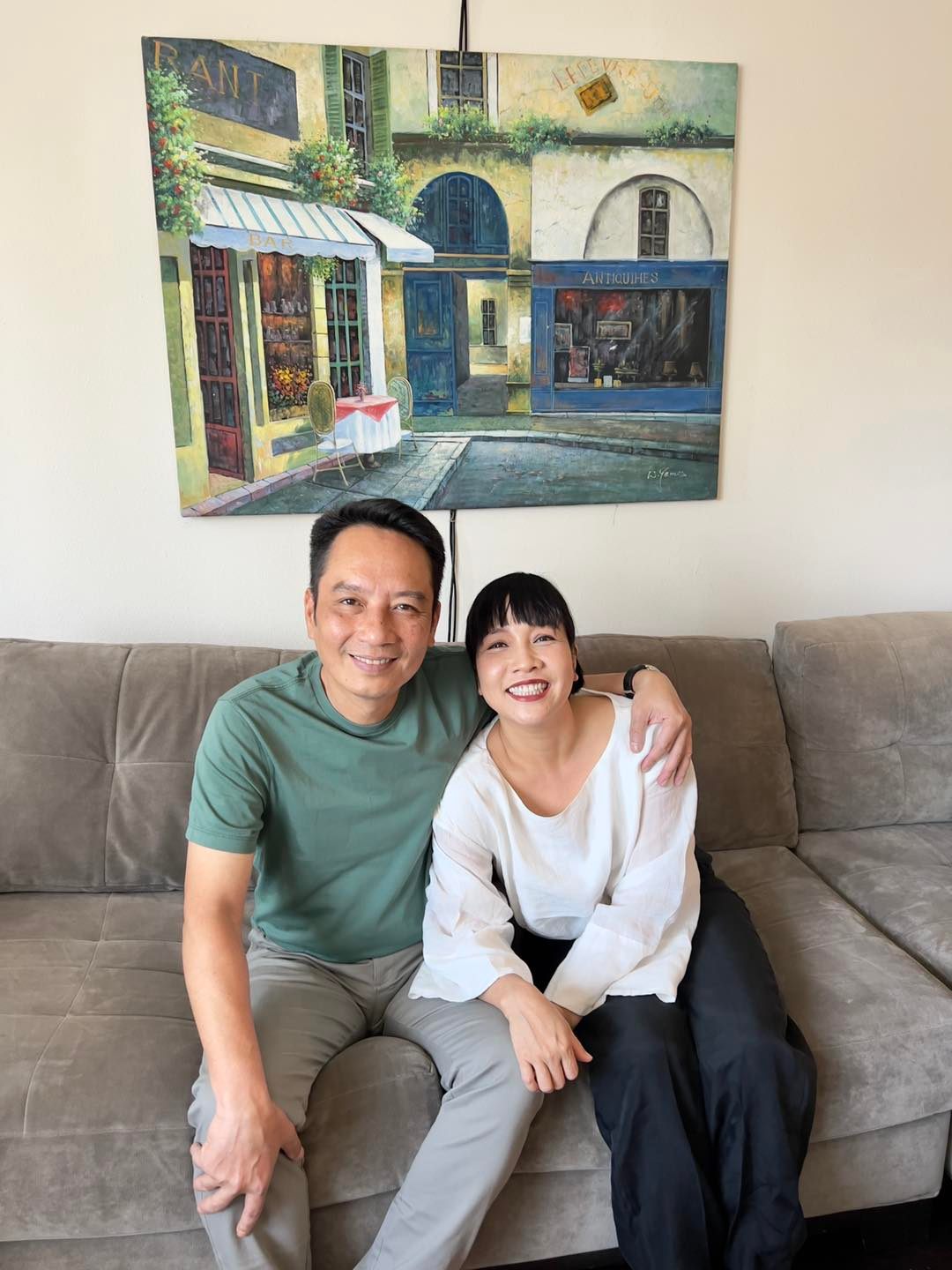 Mỹ Linh thông báo nhiễm Covid-19 ở Mỹ, được ông xã chăm sóc tận tình - Ảnh 1