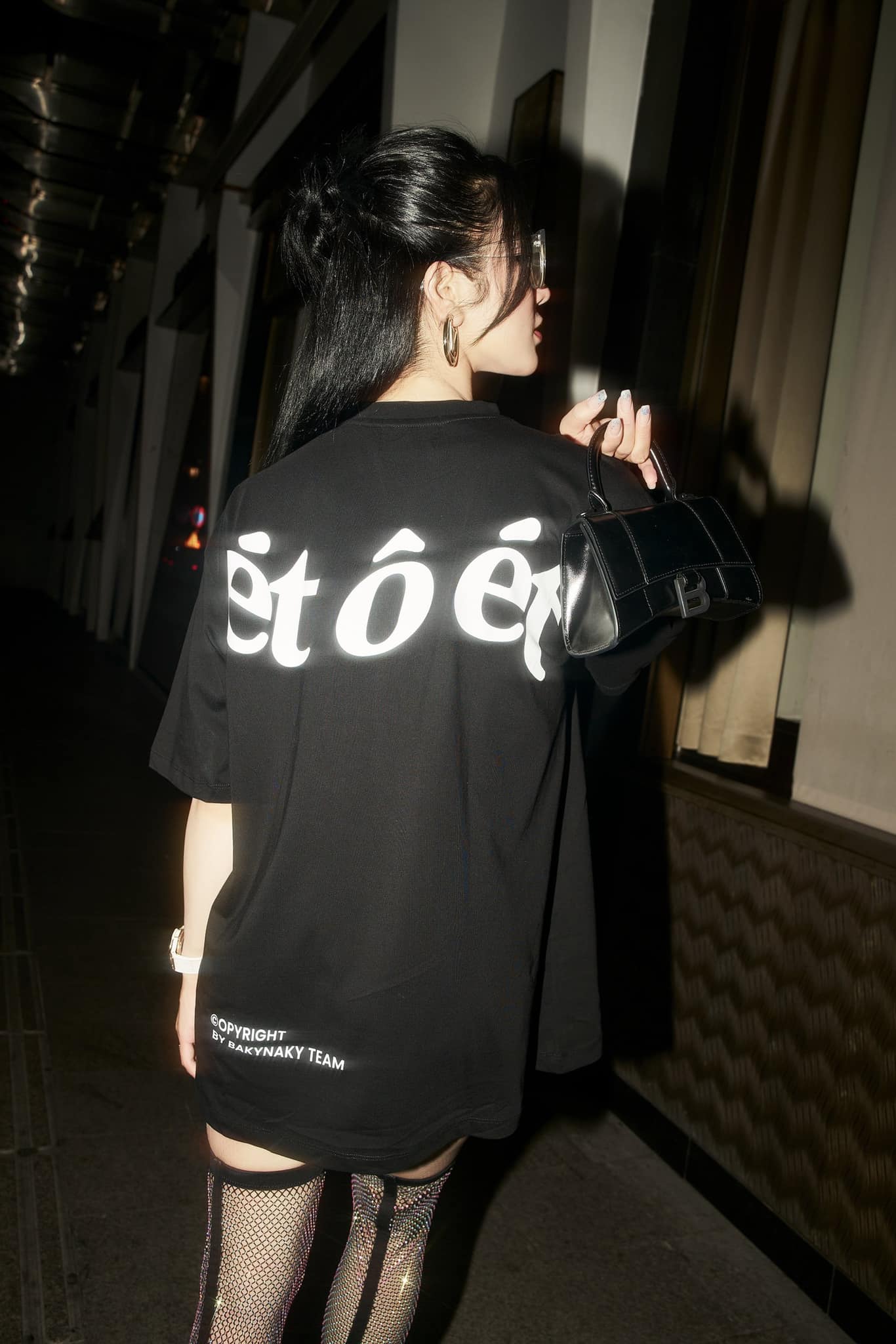 Diệp Lâm Anh lên đồ đi chơi nhưng lại ra tín hiệu 