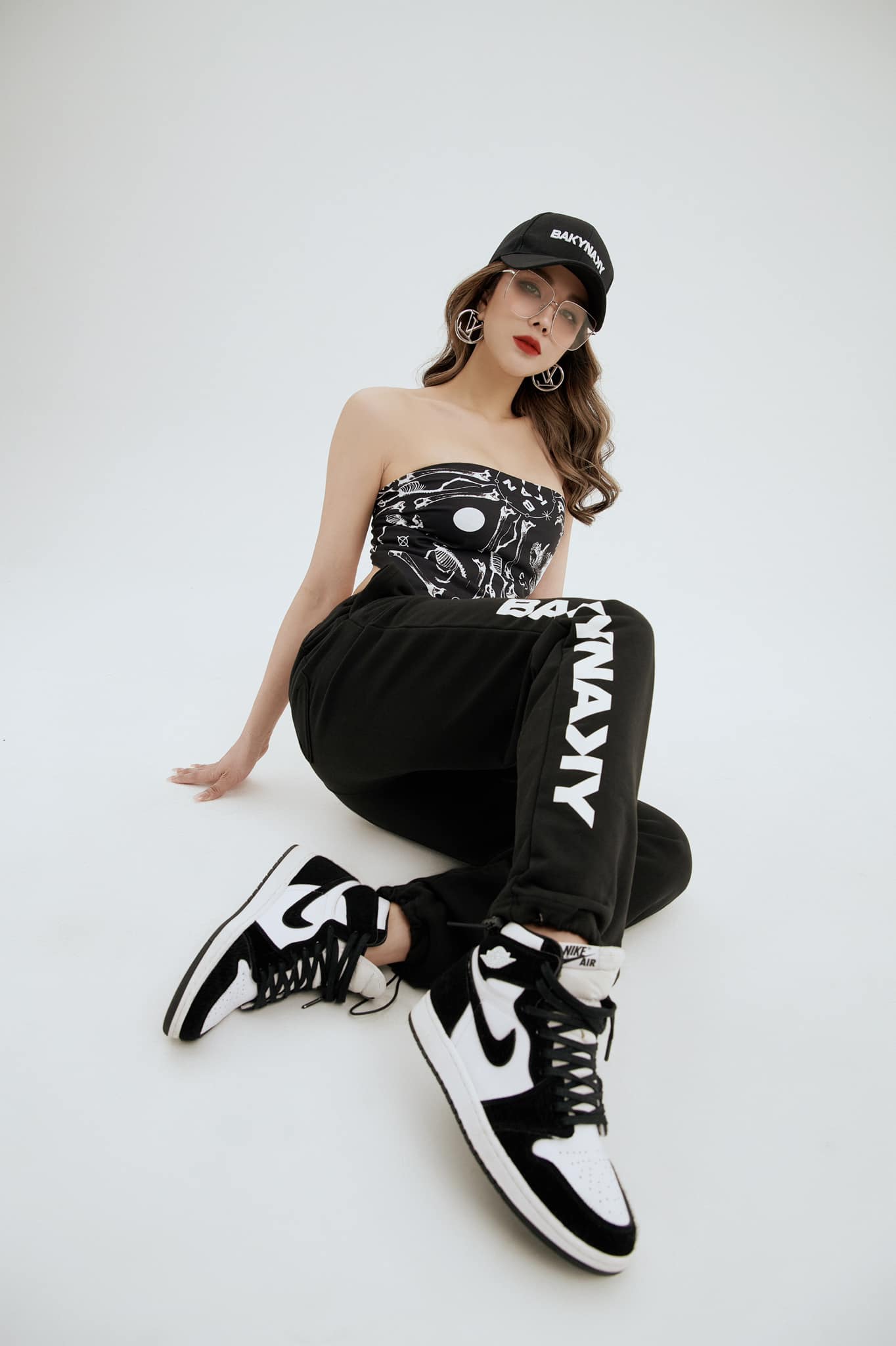 Diệp Lâm Anh lên đồ đi chơi nhưng lại ra tín hiệu 