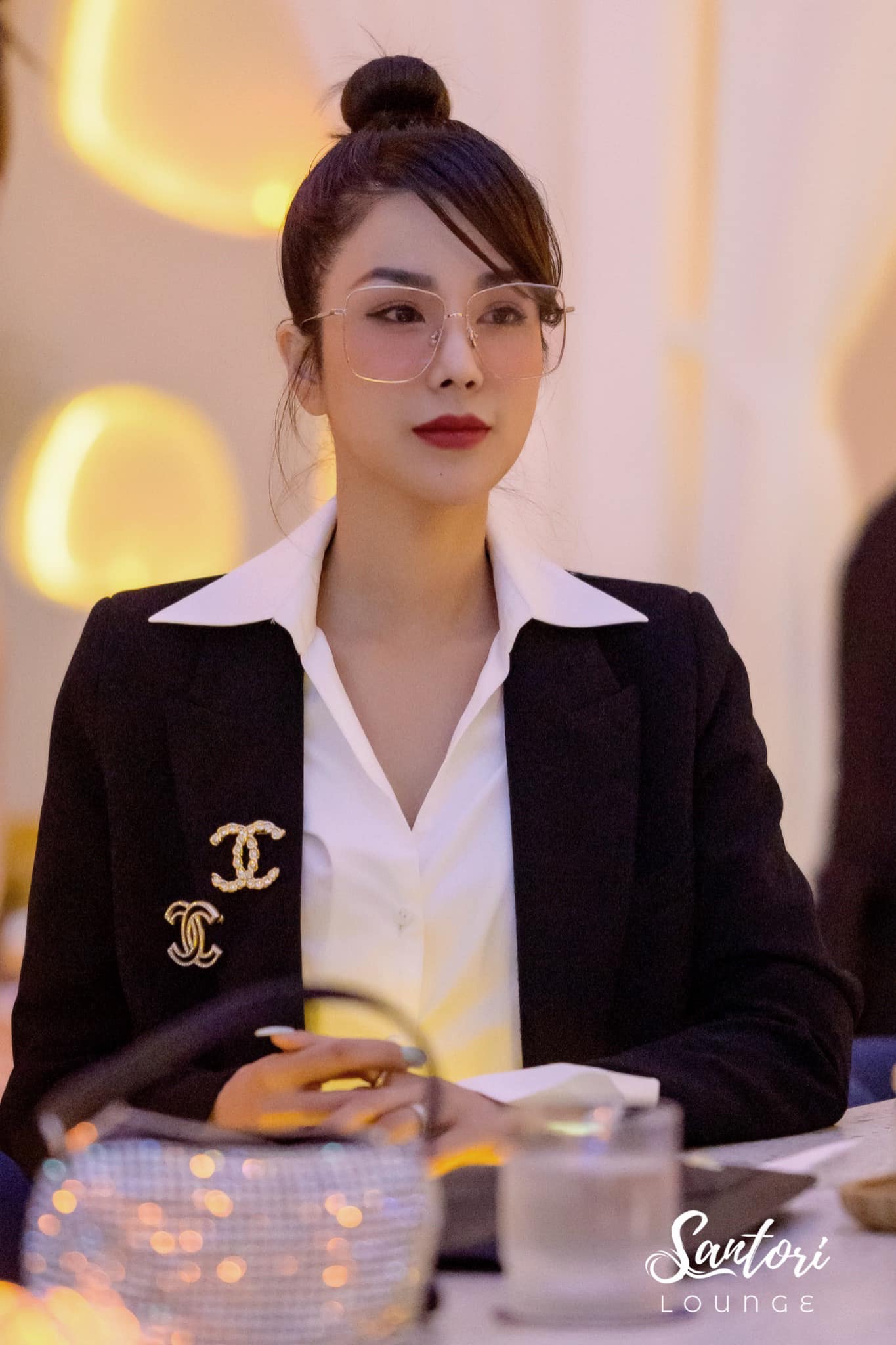 Diệp Lâm Anh lên đồ đi chơi nhưng lại ra tín hiệu 