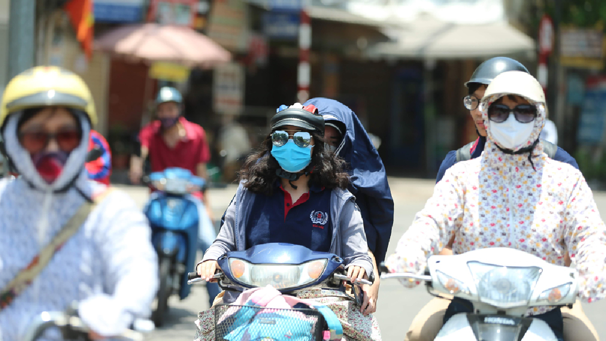 Nắng nóng ở Hà Nội tạm dừng chiều nay (5/6),  miền Trung vẫn trên 37 độ