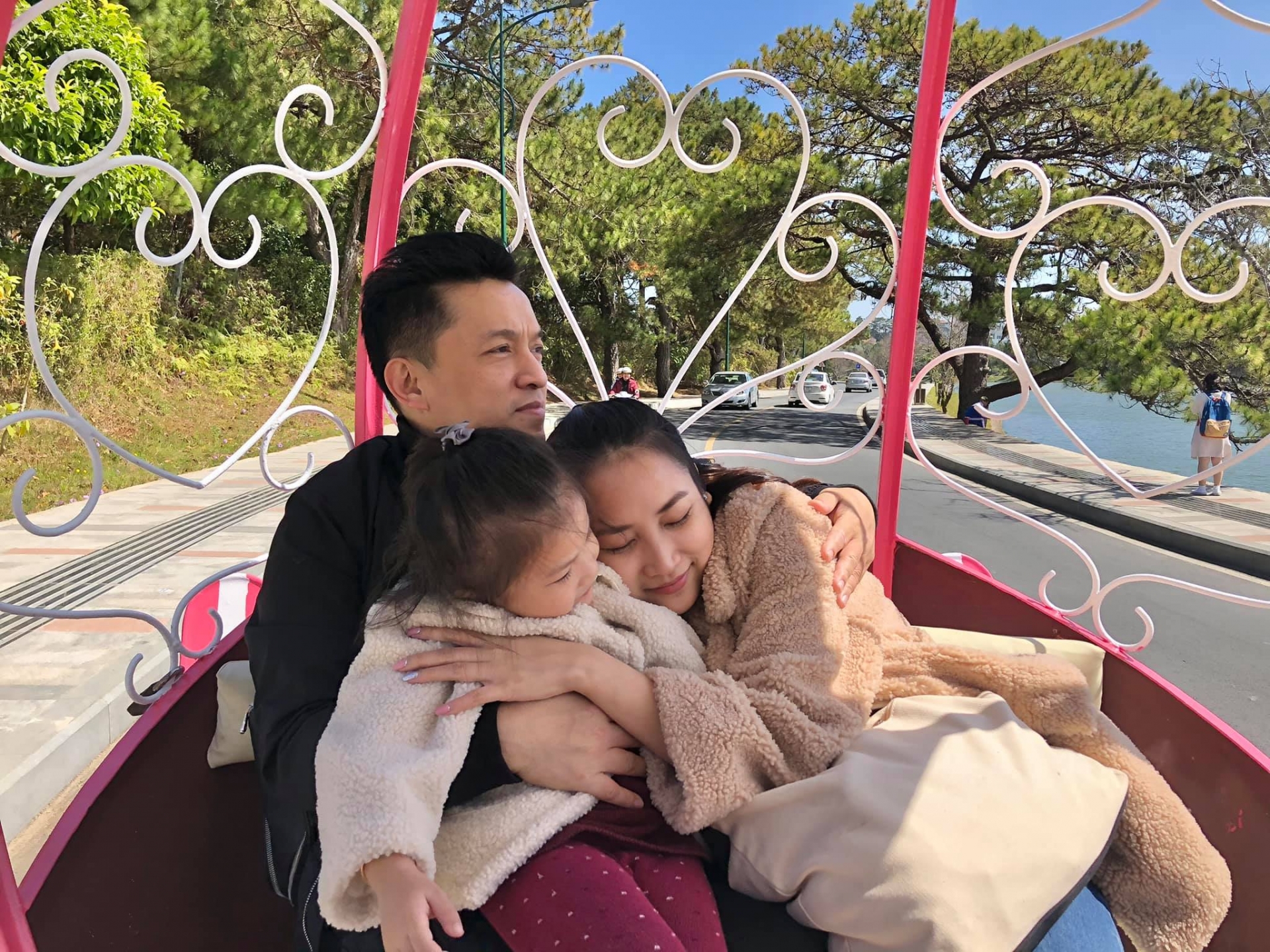 Con trai cả của Lam Trường cao lớn ở tuổi 16, gương mặt điển trai giống bố - Ảnh 6