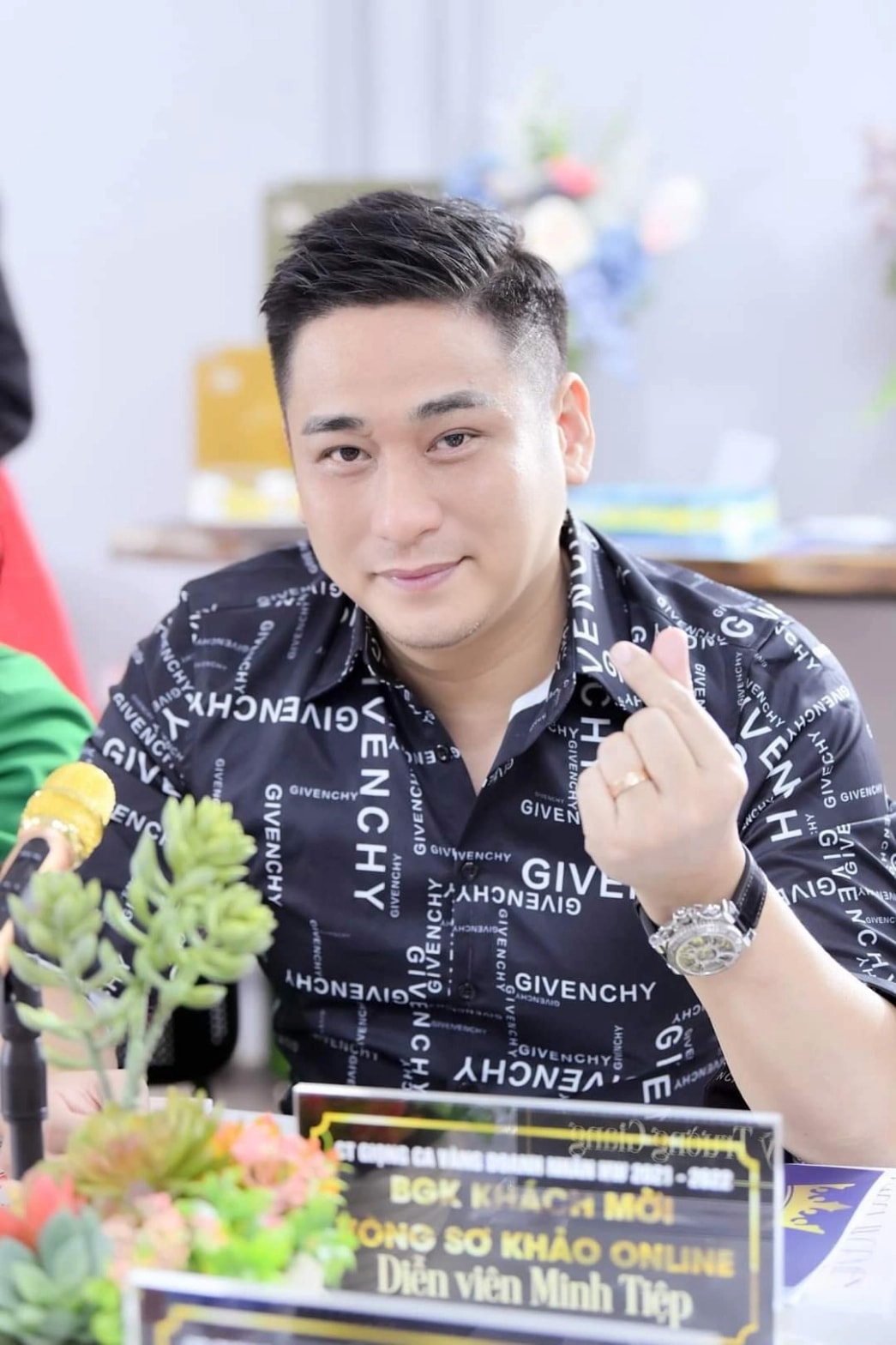 Diễn viên Minh Tiệp chấm thi Miss Grand Việt Nam 2022, netizen lo lắng về chuyên môn - Ảnh 1