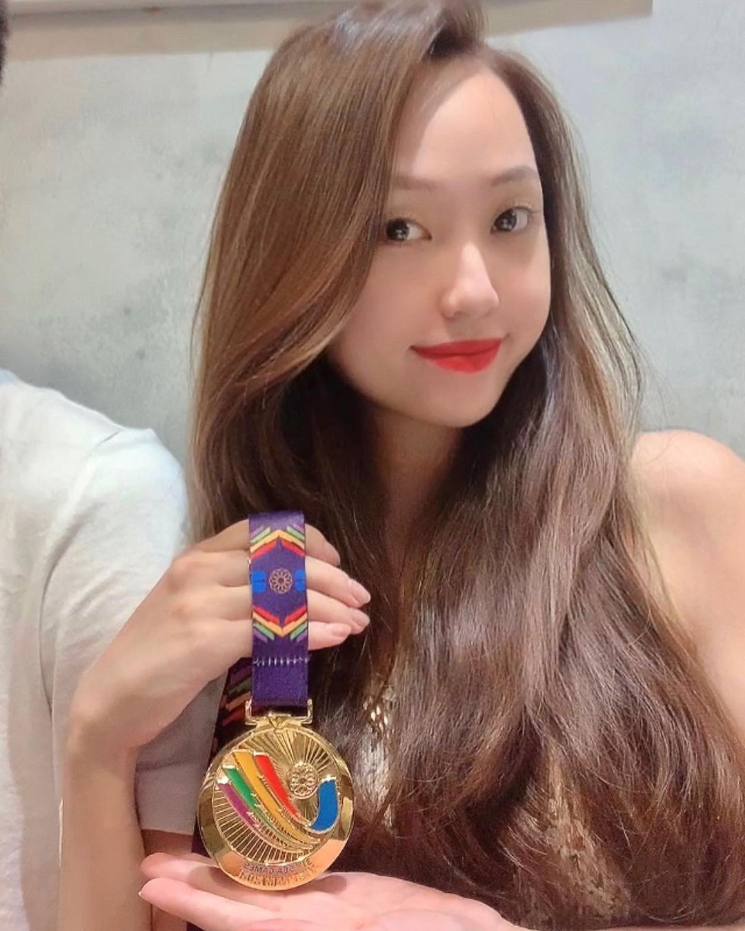 Bạn gái kín tiếng của Quan Văn Chuẩn: Lớn hơn 4 tuổi, là cử nhân học viện Ngân Hàng - Ảnh 5