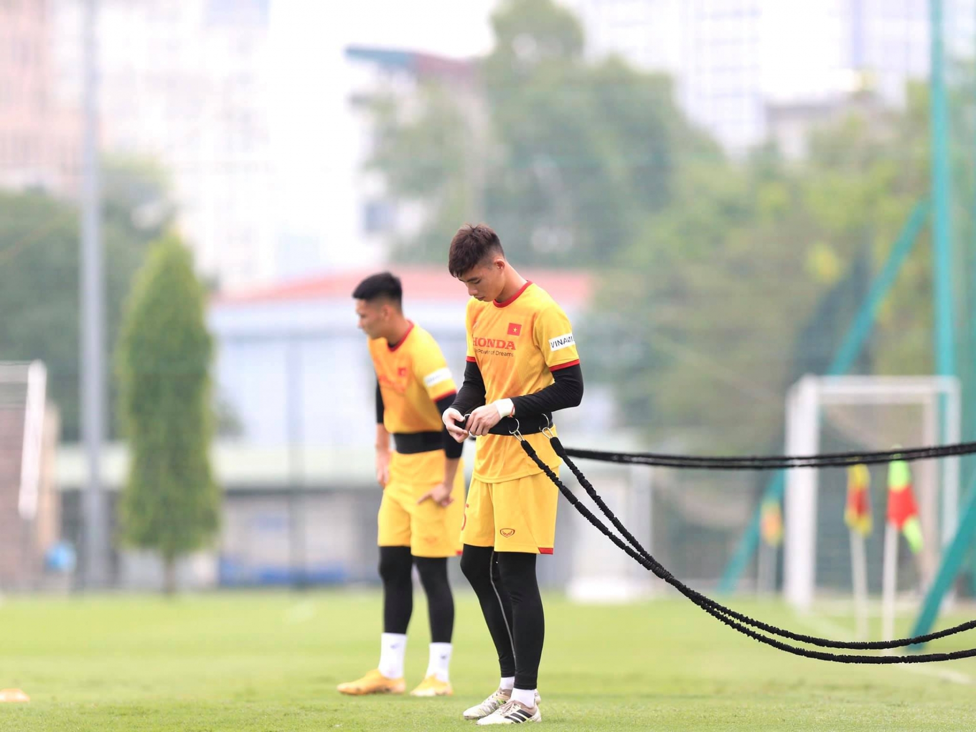 Bạn gái kín tiếng của Quan Văn Chuẩn: Lớn hơn 4 tuổi, là cử nhân học viện Ngân Hàng - Ảnh 2