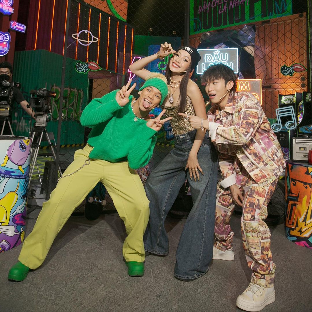 Soái ca Trọng Hiếu diện croptop hồng, hỏi “em có muốn cặp làm chồng hay không” - Ảnh 2