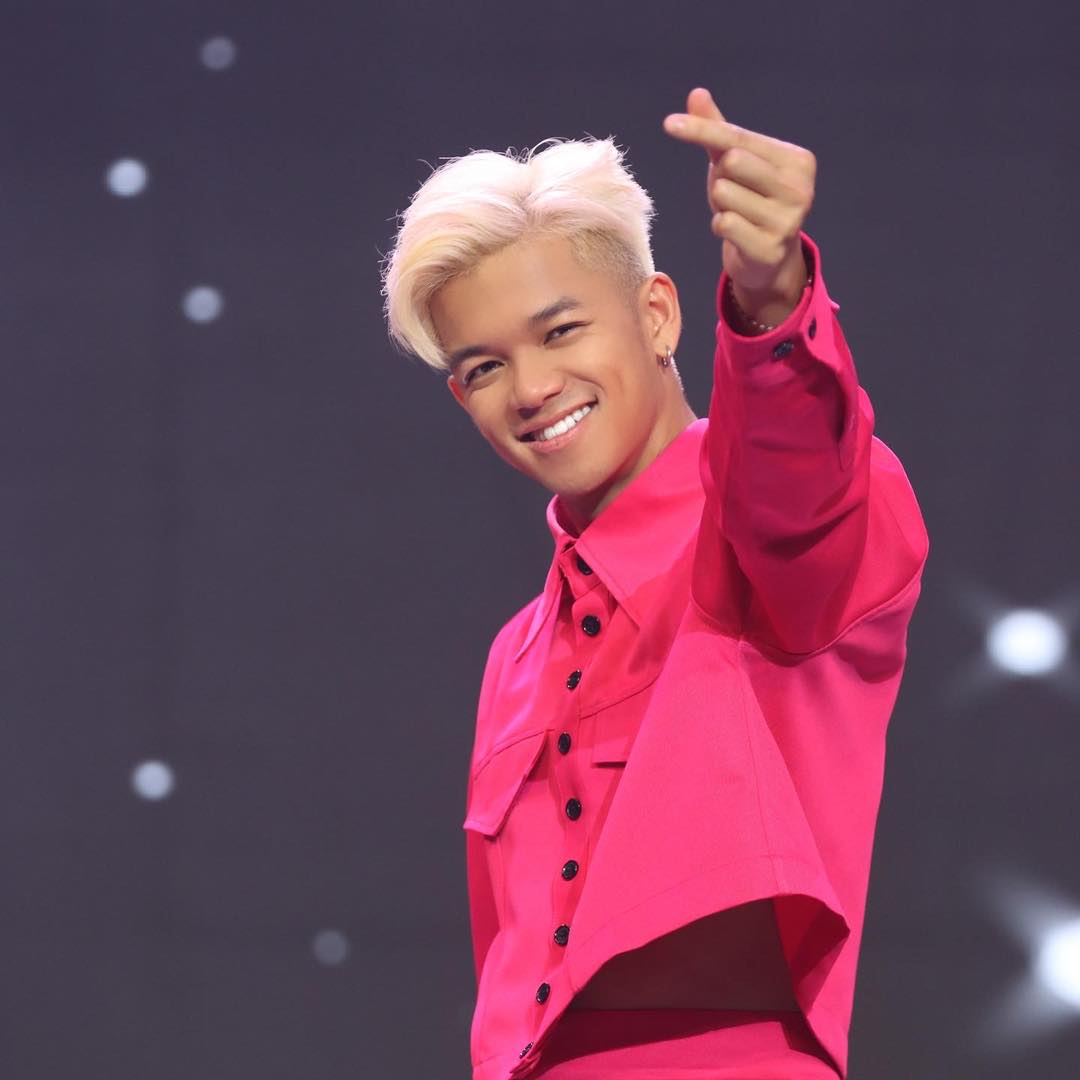 Soái ca Trọng Hiếu diện croptop hồng, hỏi “em có muốn cặp làm chồng hay không” - Ảnh 2