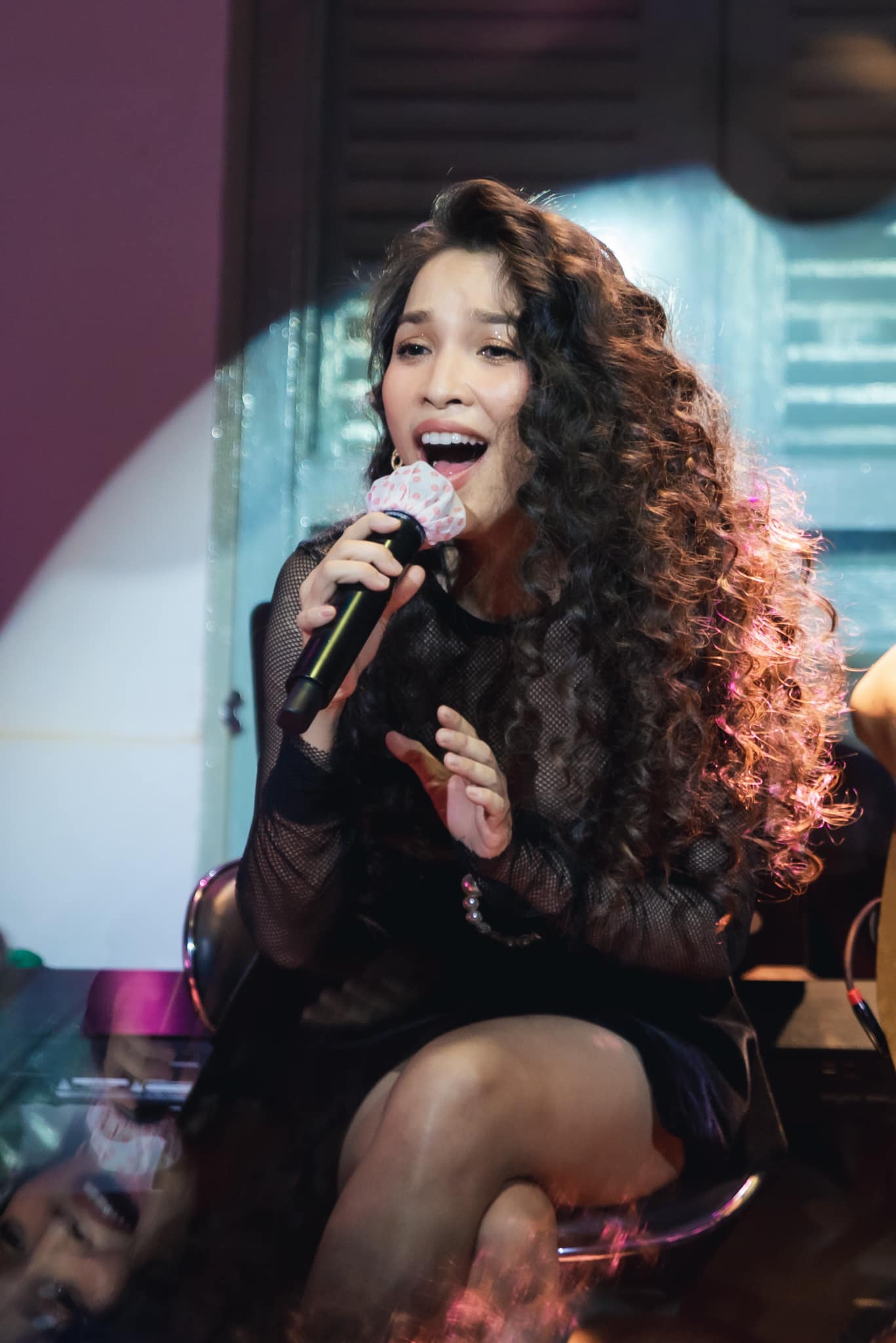 Hiền Thục được cầu hôn ở tuổi 41: Em đeo lên tay chiếc nhẫn đã đợi e suốt 24 năm?  - Ảnh 3