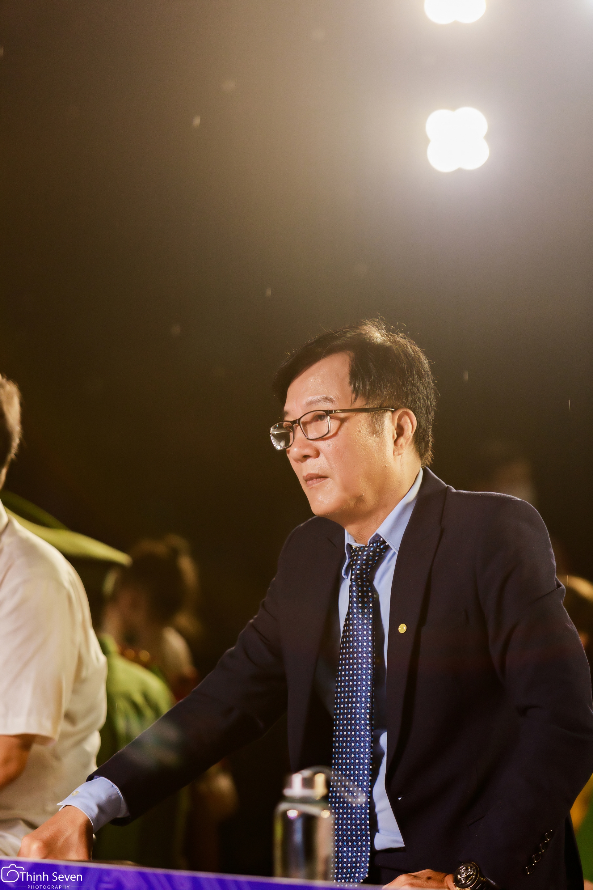 NSND Trọng Trinh tinh tế đỡ Đỗ Thị Hà tại sân khấu Lễ Hội Áo dài trẻ em Việt Nam - Ảnh 3