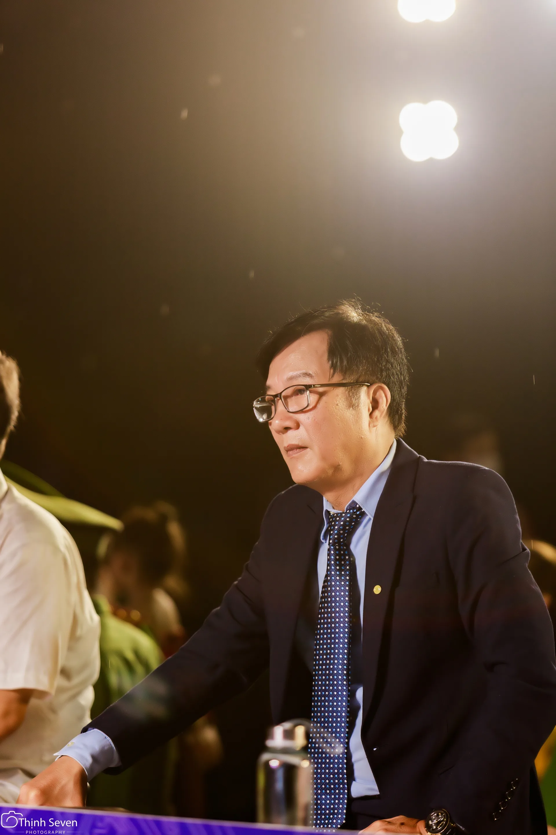 NSND Trọng Trinh tinh tế đỡ Đỗ Thị Hà tại sân khấu Lễ Hội Áo dài trẻ em Việt Nam - Ảnh 3