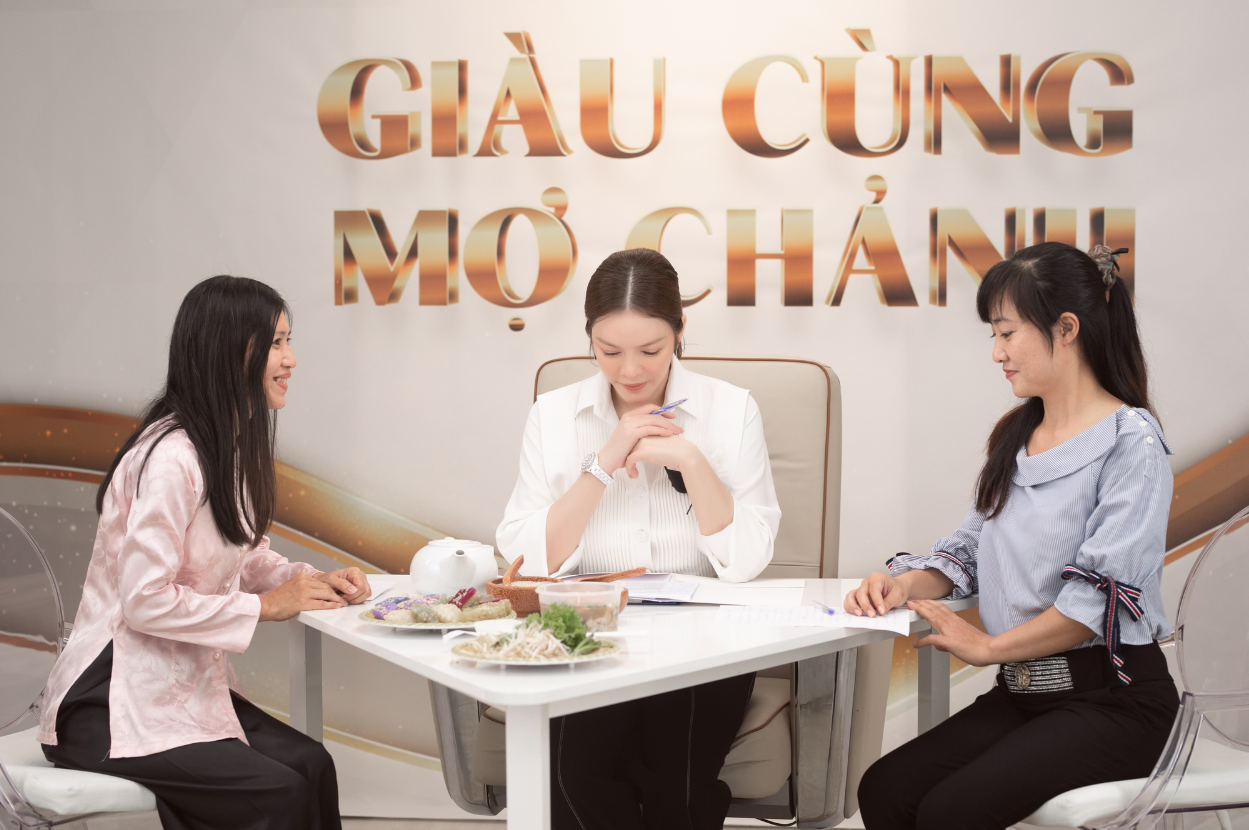 Nợ 1,8 tỷ người phụ nữ cầu cứu Lý Nhã Kỳ và được tặng 30 triệu - Ảnh 2