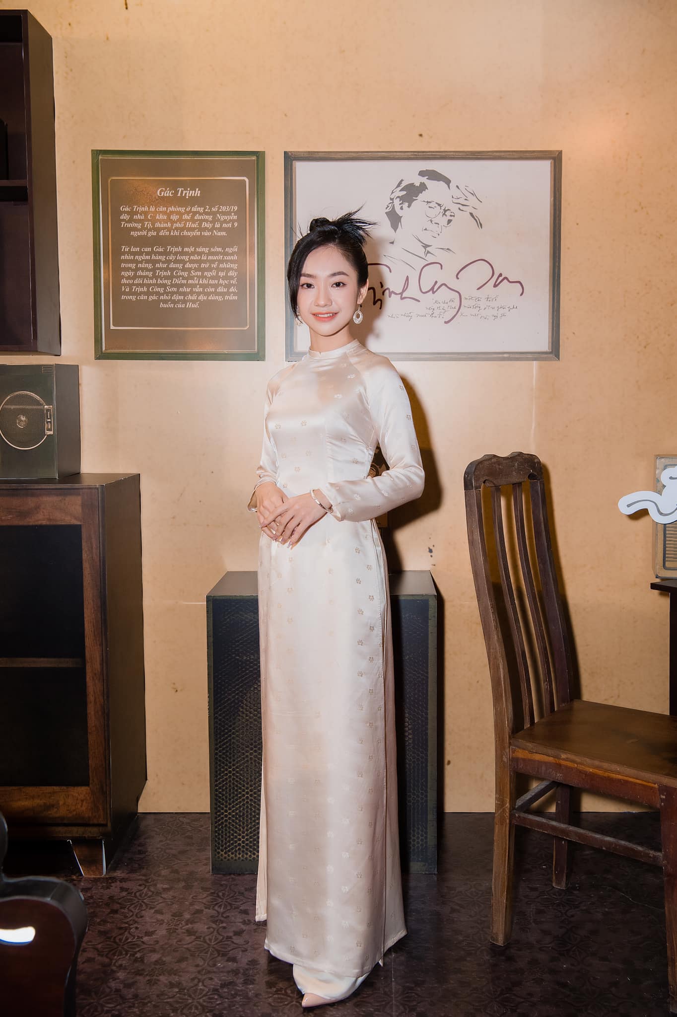 Vẻ đẹp càng ngắm càng yêu của Hoàng Hà - nàng Dao Ánh trong “Em Và Trịnh” - Ảnh 1