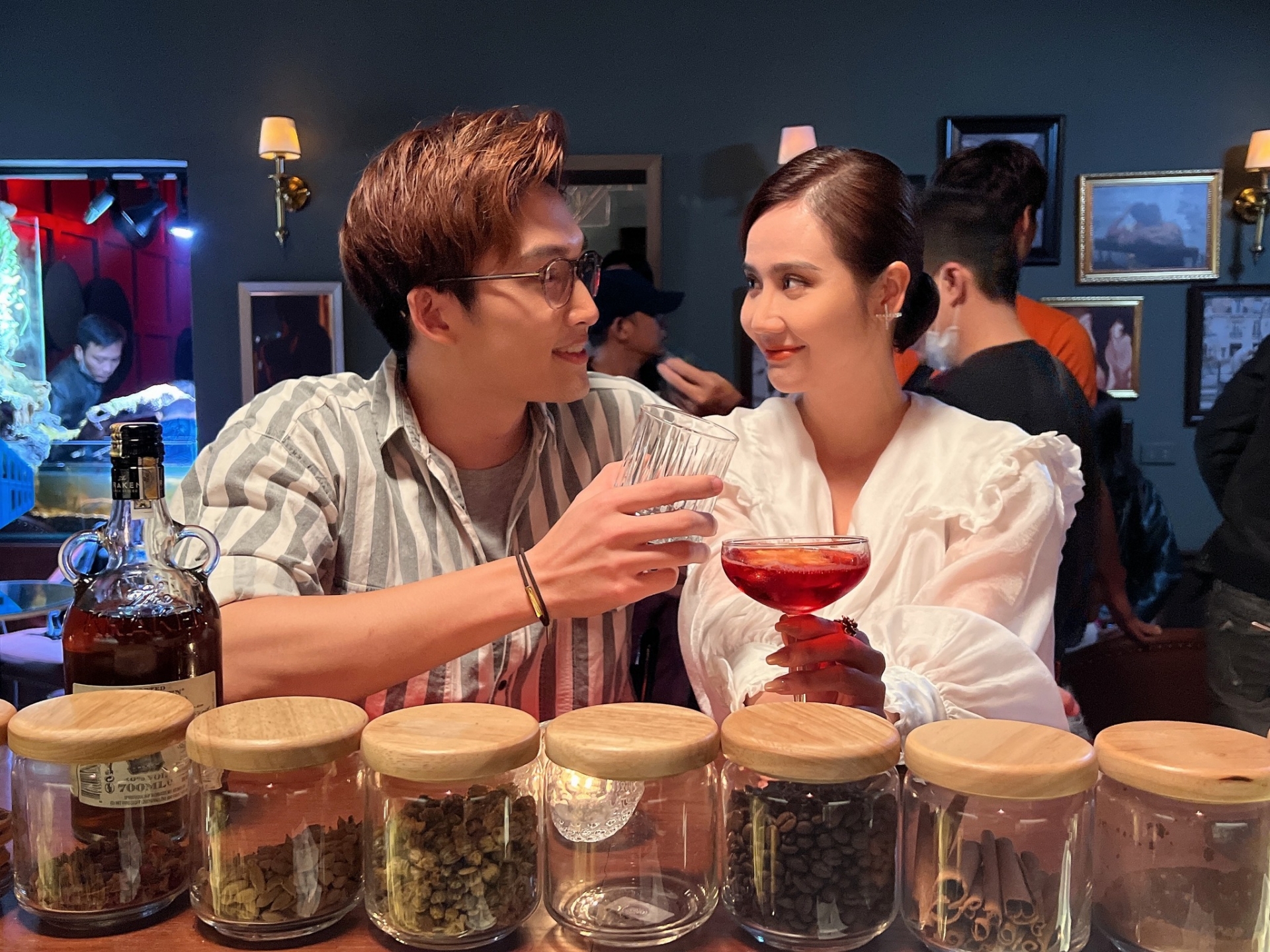 Đình Tú thả thính: “Con nhà lính, tính vào nhà em” - Ảnh 1