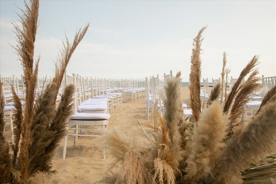 Đám cưới Minh Hằng không trang trí bằng hoa tươi vì muốn mình là 