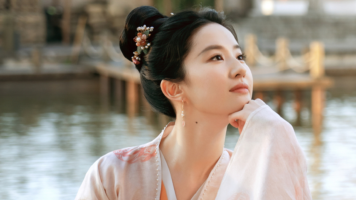  Lưu Diệc Phi vướng tin làm giả bằng Đại học, có 2 quốc tịch cùng lúc