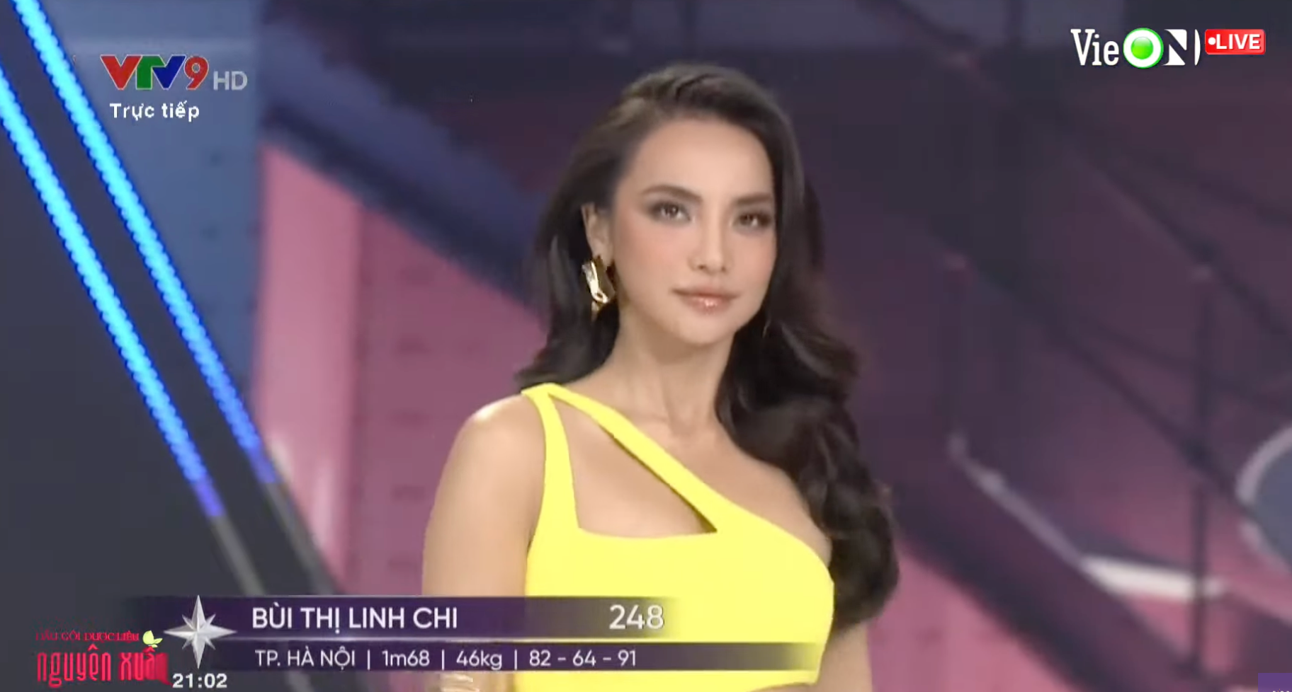 Ngọc Châu, Hương Ly, Lệ Nam trình diễn áo tắm chuyên nghiệp, body chuẩn từng “cm