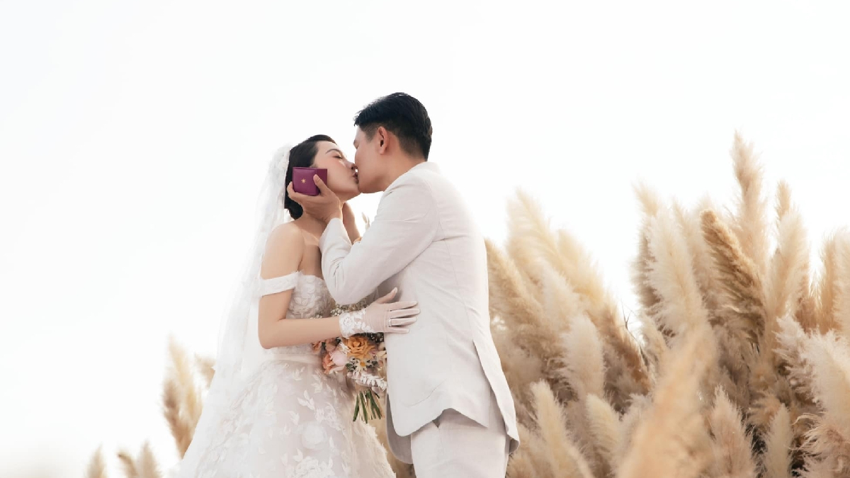 Minh Hằng từng sống thử với ông xã trước khi cưới, cuộc sống vợ chồng son ra sao? 