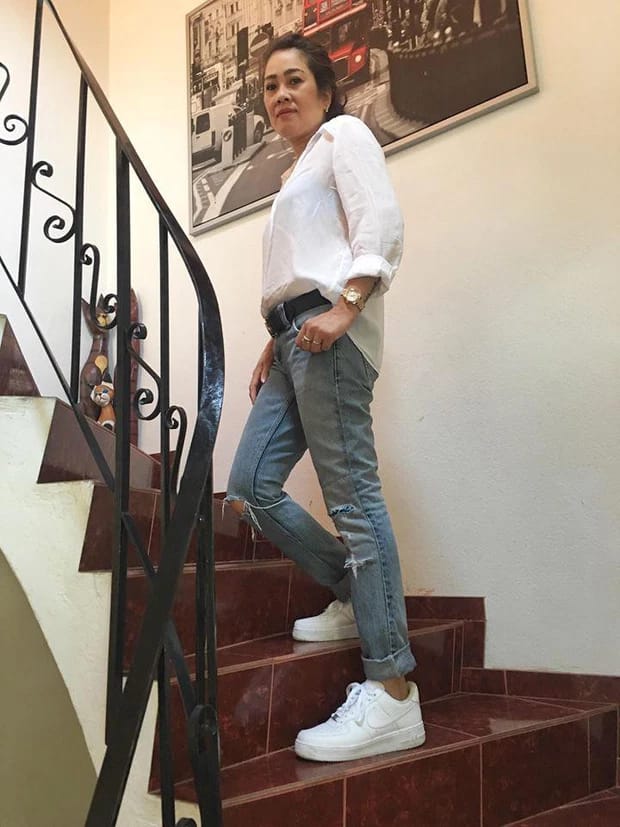 Tuổi 52 của mẹ Á hậu Thảo Nhi Lê: Trẻ trung và mê đồ hiệu không kém con gái - Ảnh 6