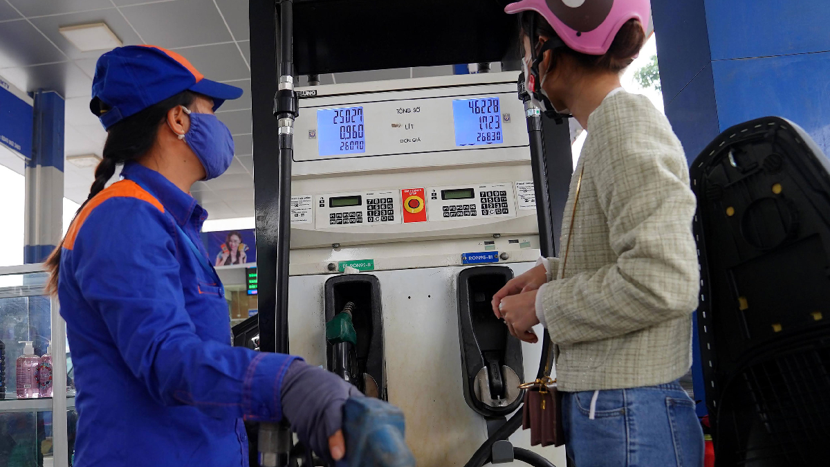 Chiều nay ngày 1/7, giá xăng dầu sẽ giảm sau 7 lần tăng liên tiếp?