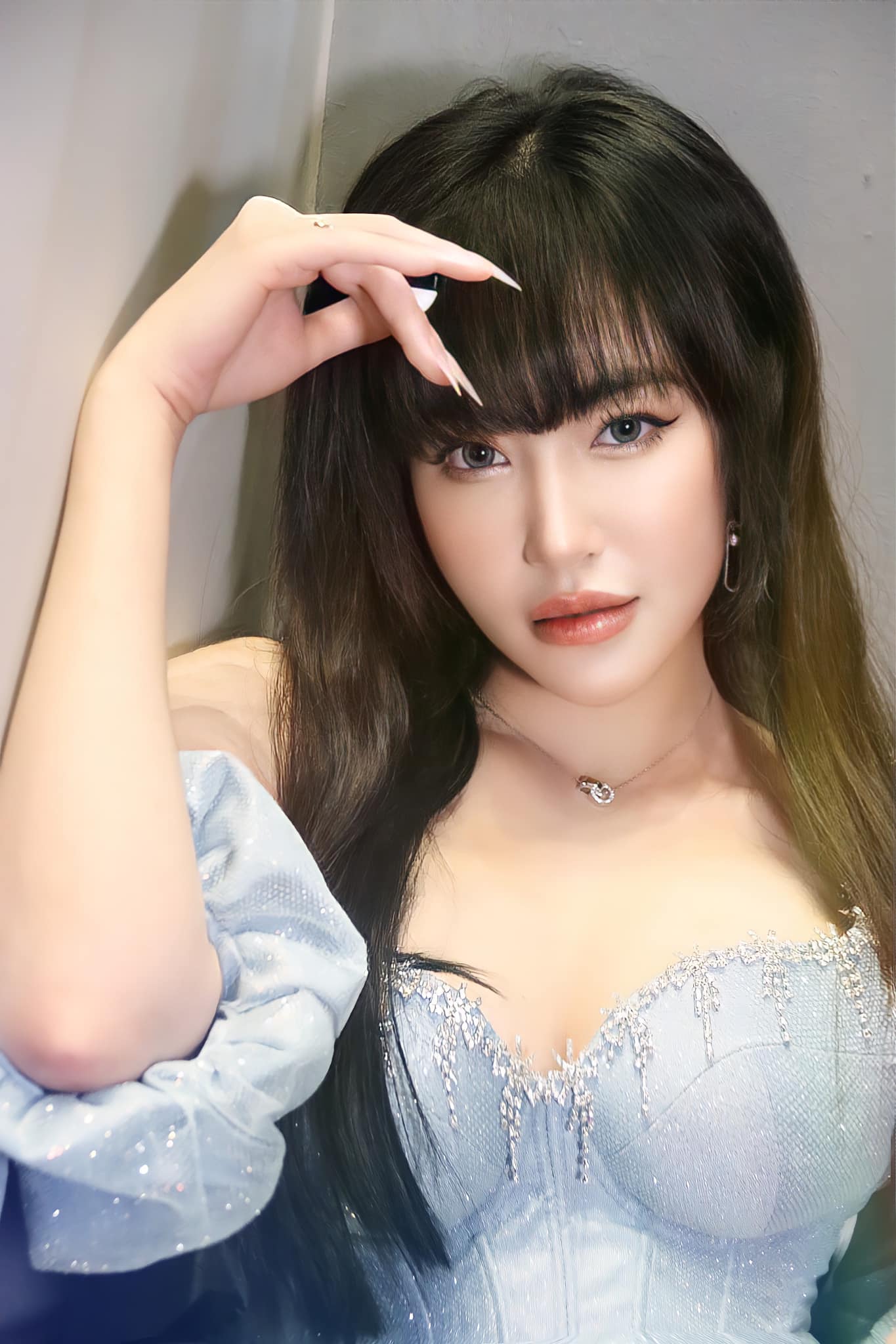 Elly Trần xuất hiện với gương mặt sưng vù, ngoại hình phát tướng khó nhận ra - Ảnh 2