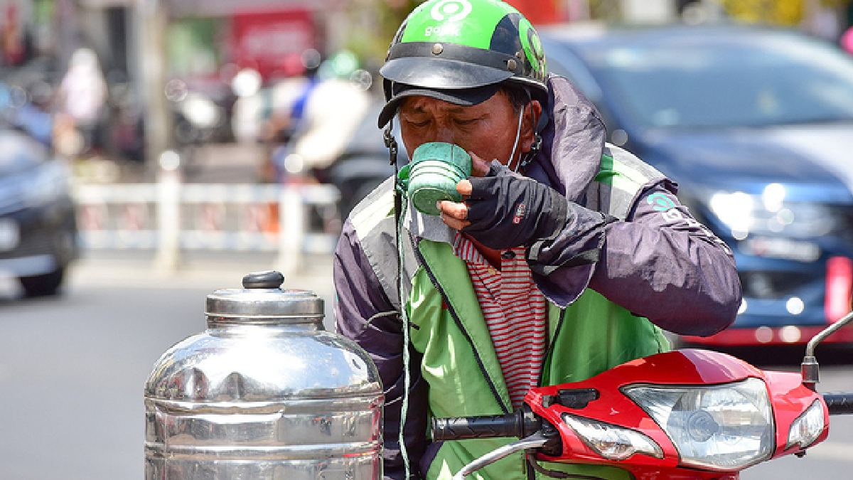 Thời tiết ngày 3/7: Bão số 1 suy yếu, miền Bắc tiếp tục nắng nóng